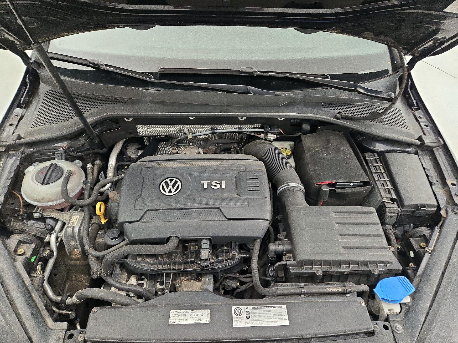 Thumbnail: 2016 Volkswagen Golf - 20