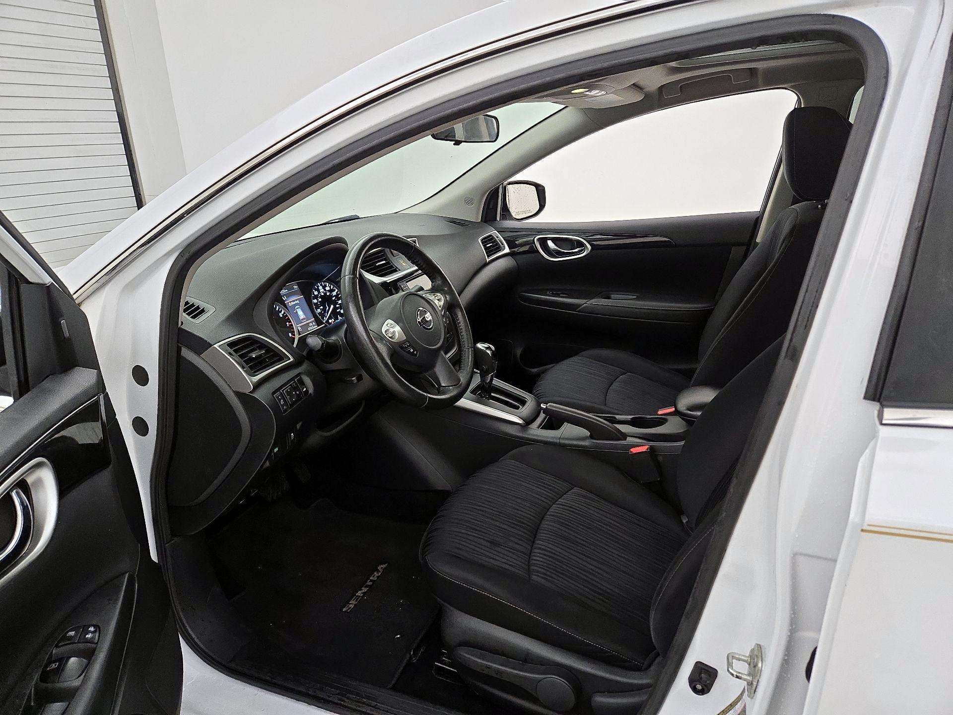 Thumbnail: 2019 Nissan Sentra - 11