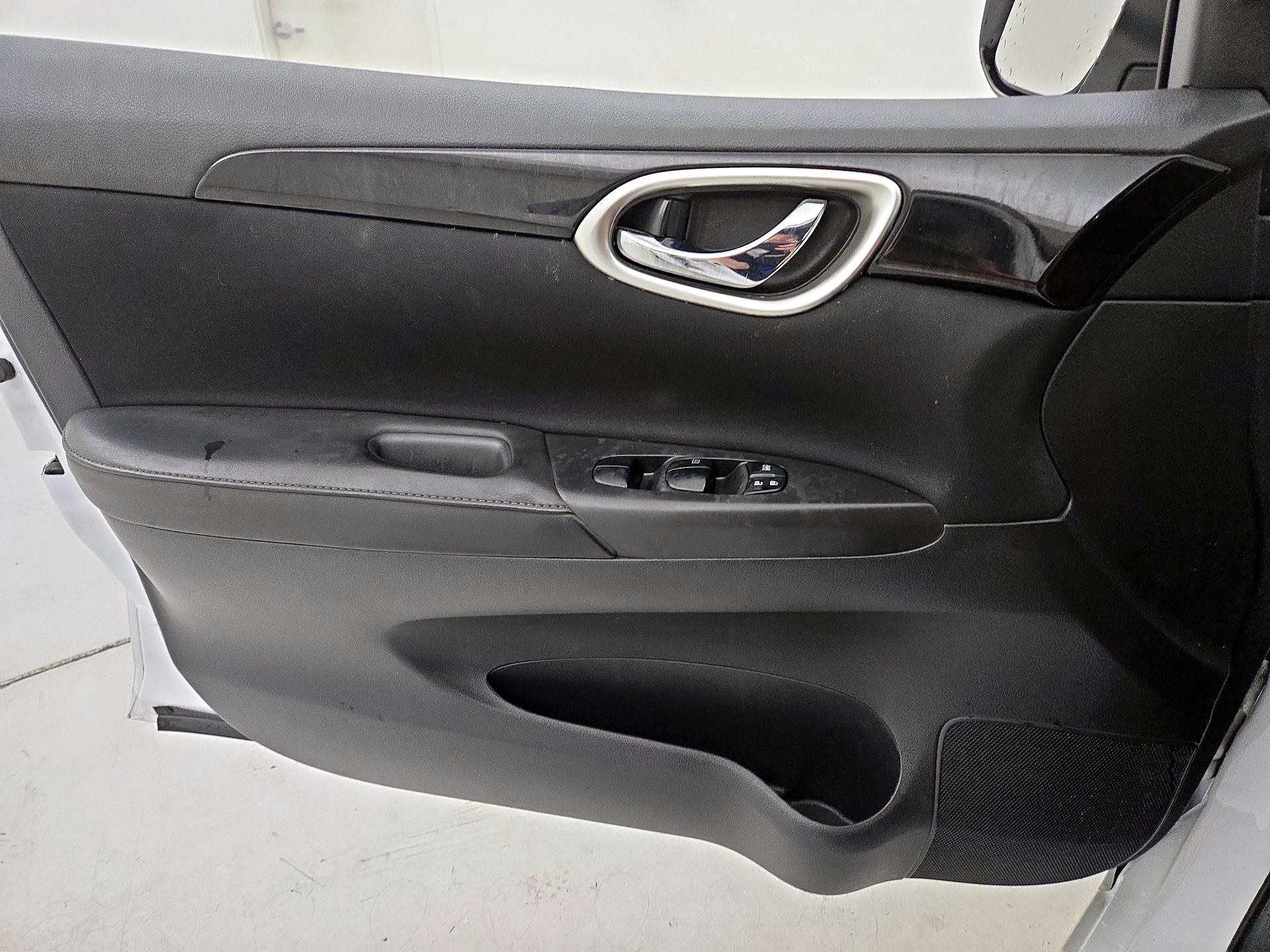 Thumbnail: 2019 Nissan Sentra - 12