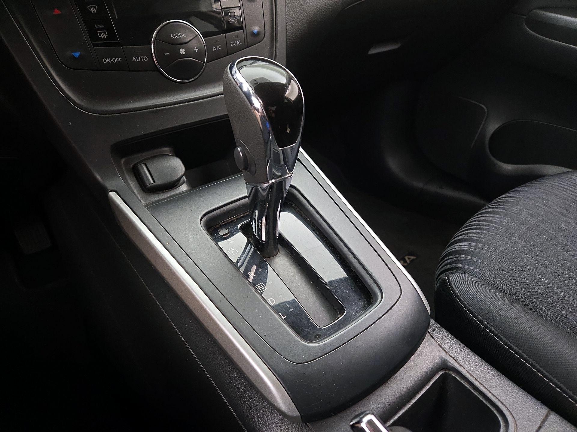 Thumbnail: 2019 Nissan Sentra - 17