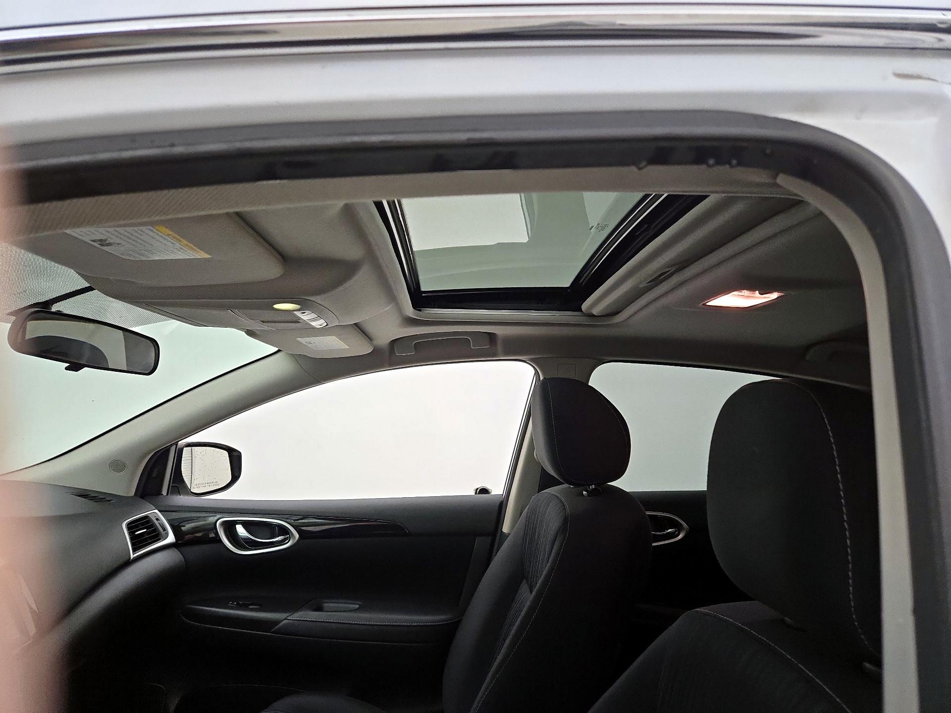Thumbnail: 2019 Nissan Sentra - 19