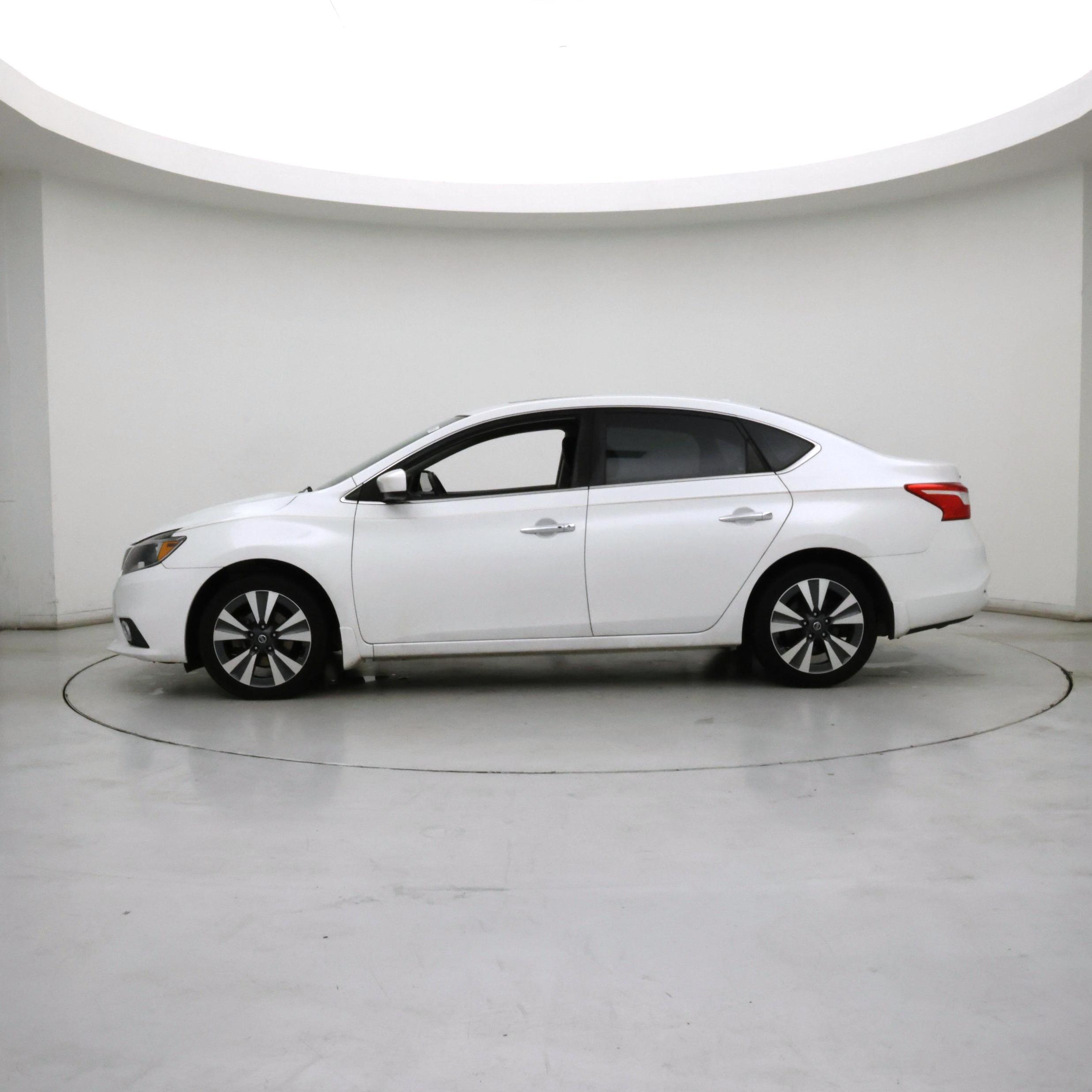 Thumbnail: 2019 Nissan Sentra - 3