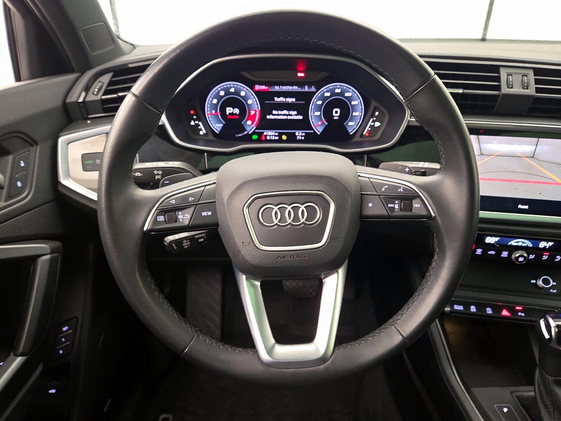 Thumbnail: 2022 Audi Q3 - 10