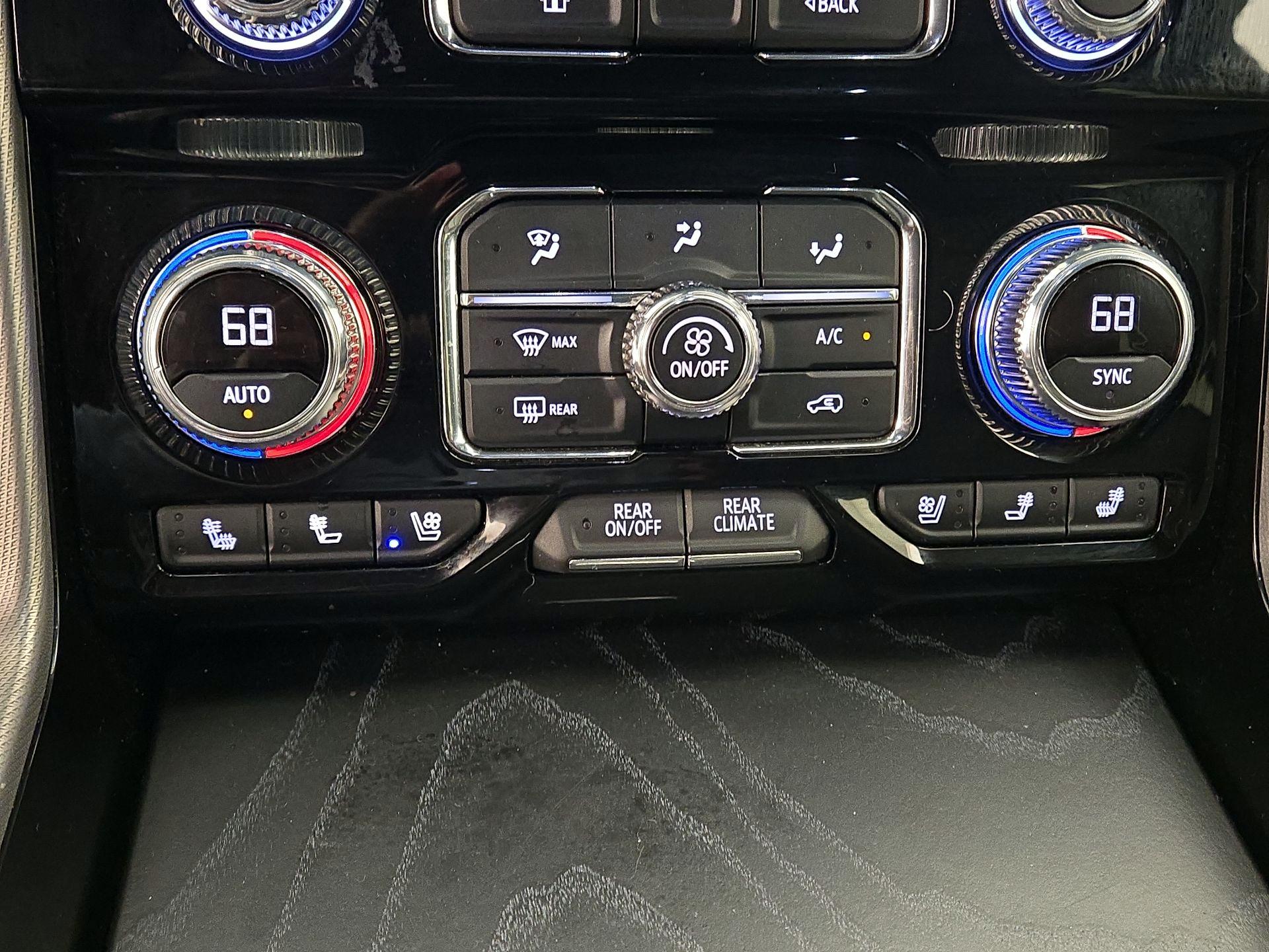 Thumbnail: 2022 GMC Yukon XL - 16