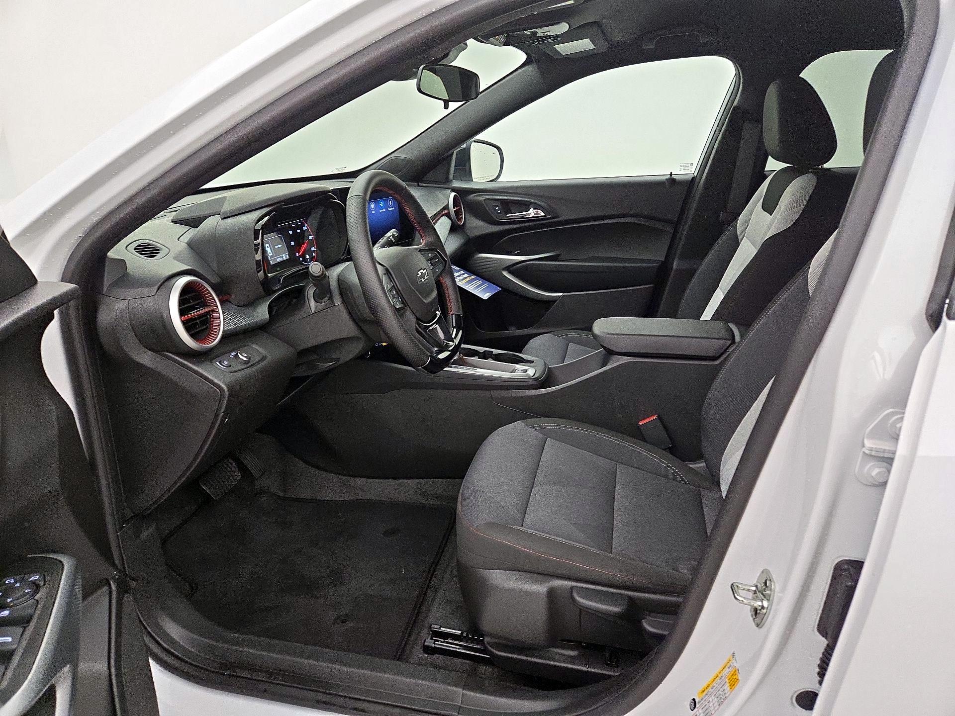 Thumbnail: 2025 Chevrolet Trax - 11