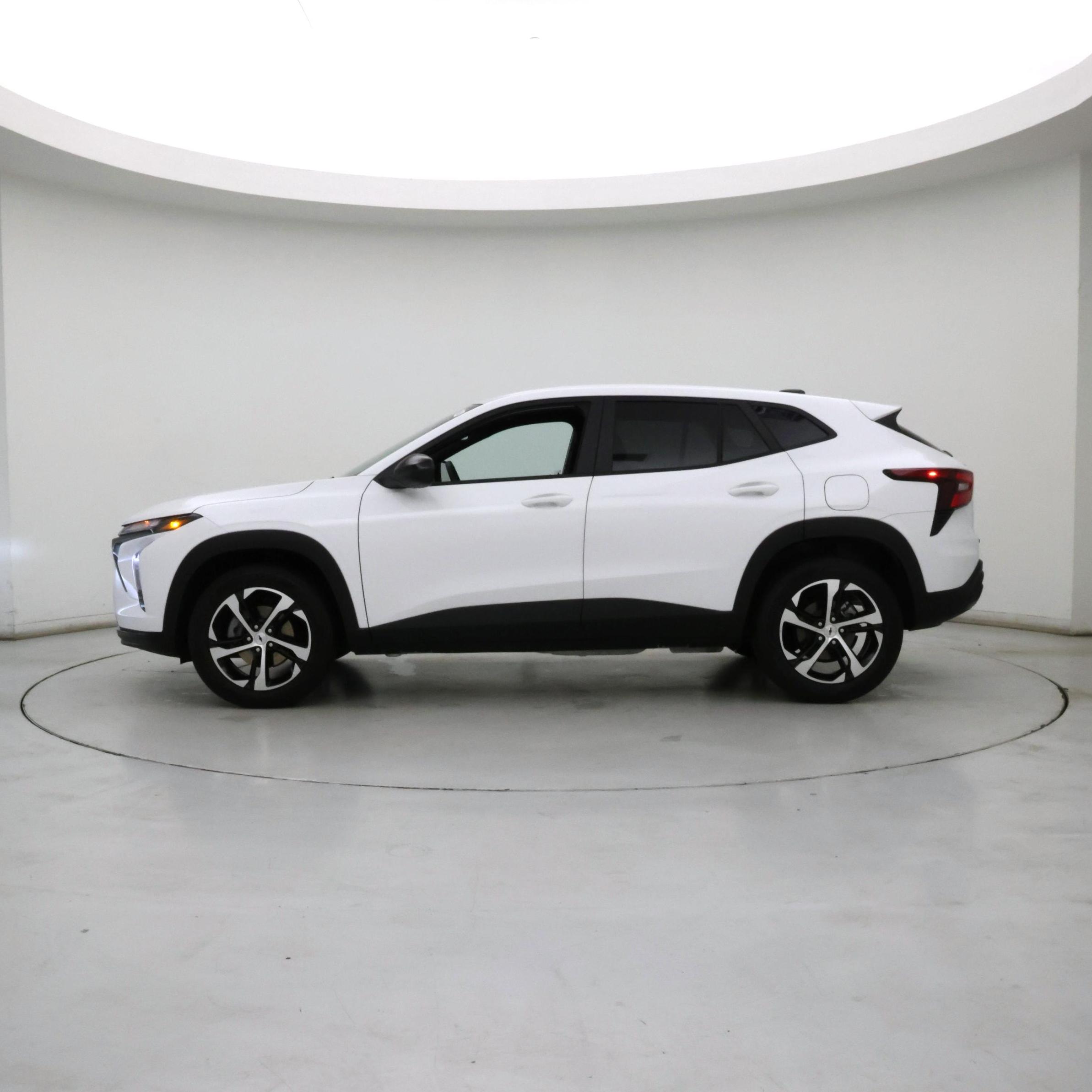 Thumbnail: 2025 Chevrolet Trax - 3