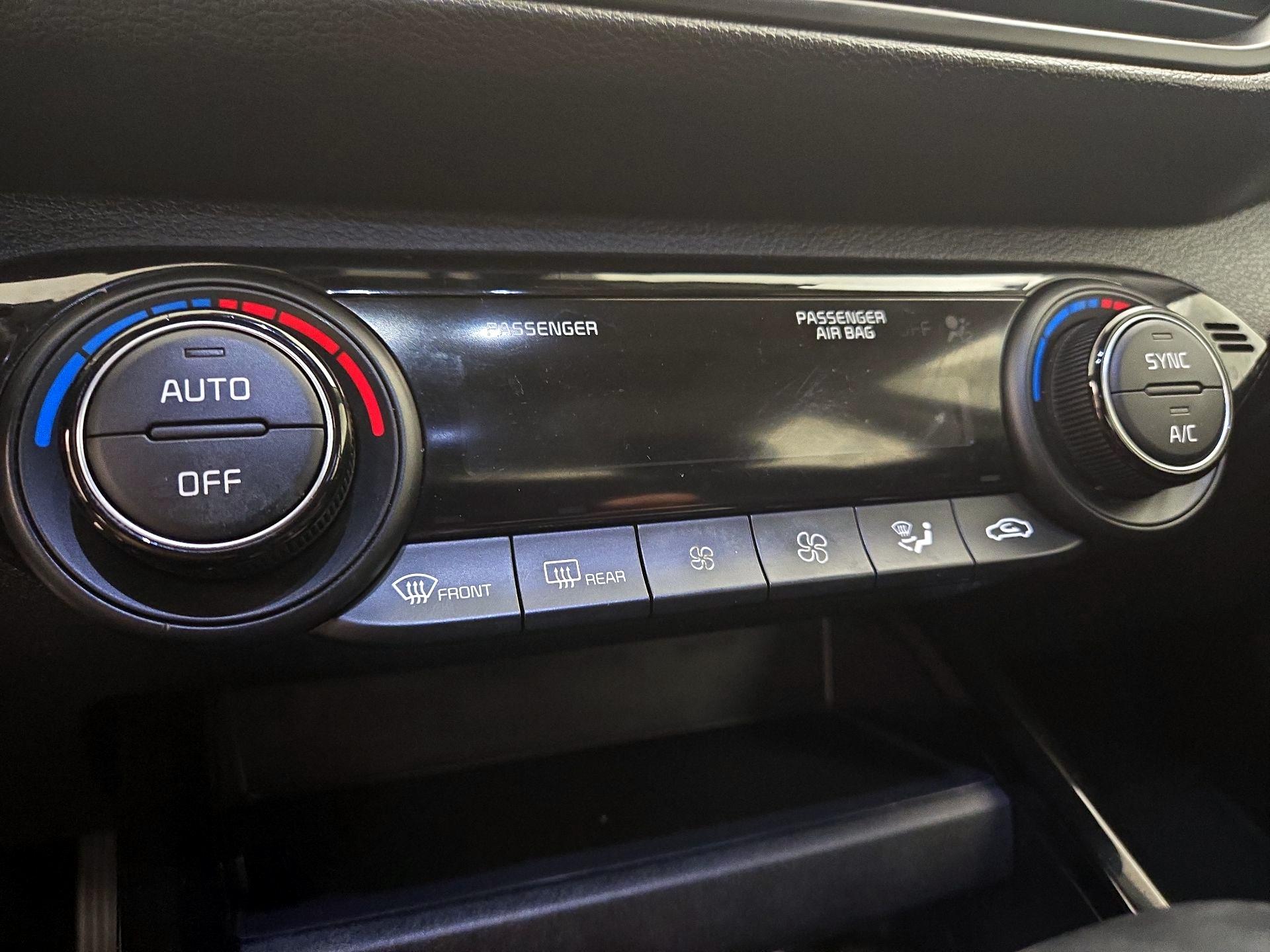 Thumbnail: 2019 Kia Forte - 16