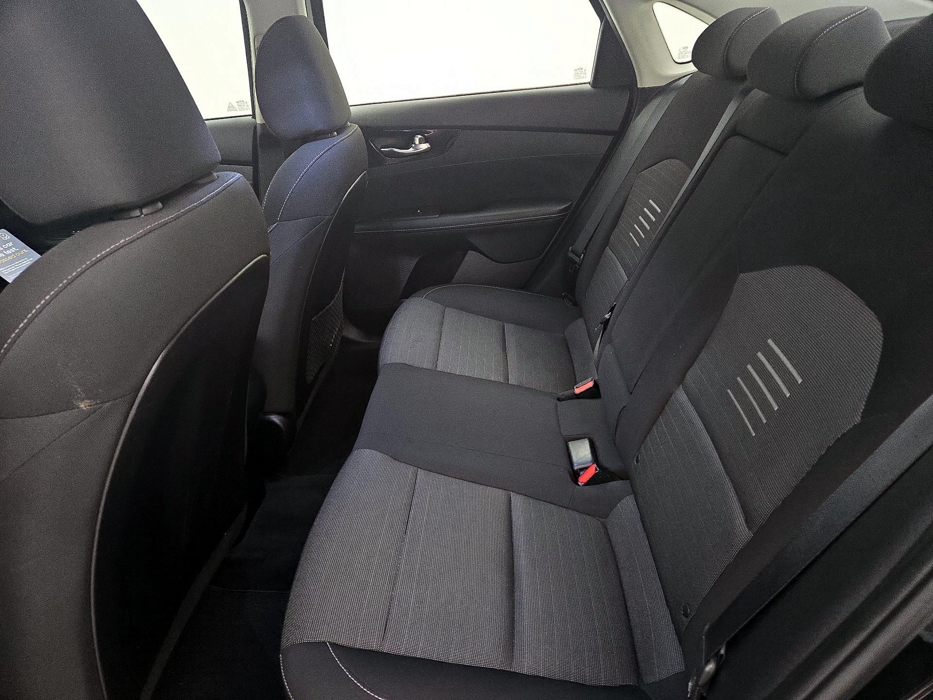 Thumbnail: 2019 Kia Forte - 19