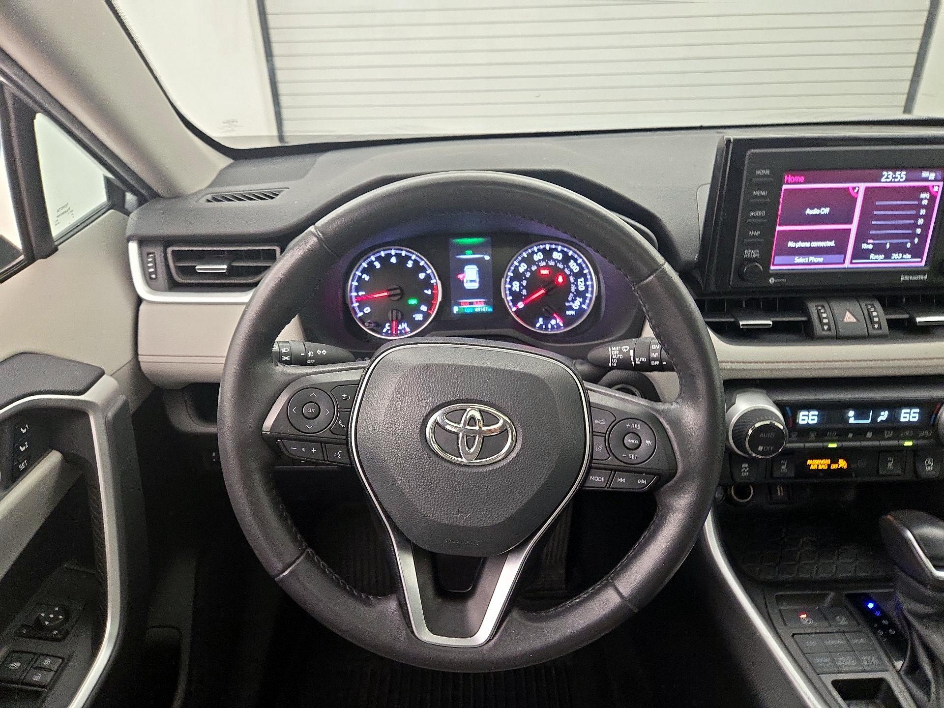 Thumbnail: 2022 Toyota RAV4 - 10