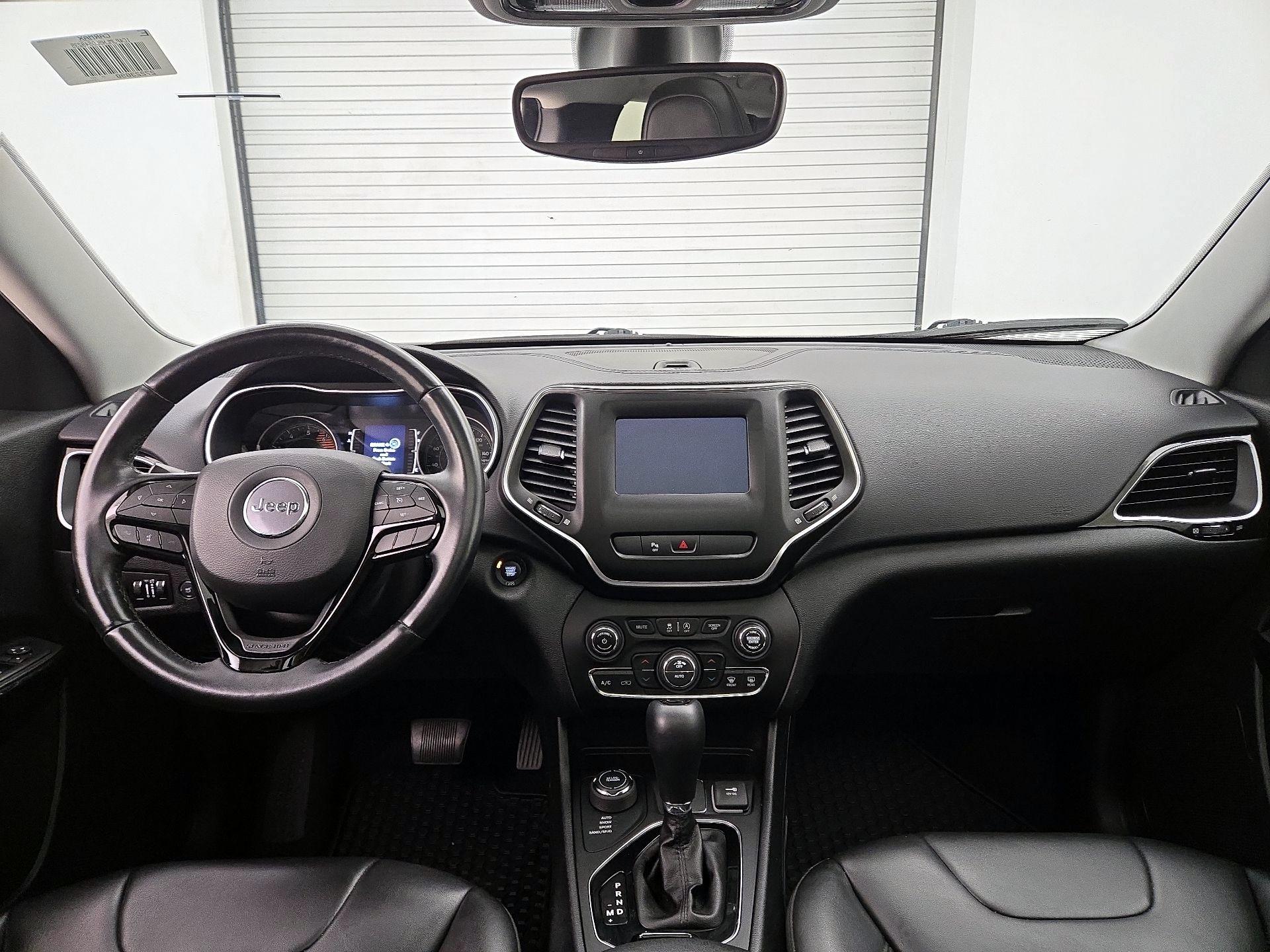 Thumbnail: 2020 Jeep Cherokee - 9