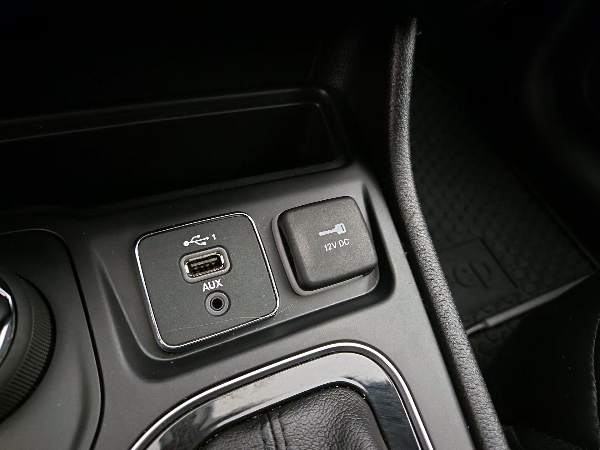 Thumbnail: 2020 Jeep Cherokee - 18