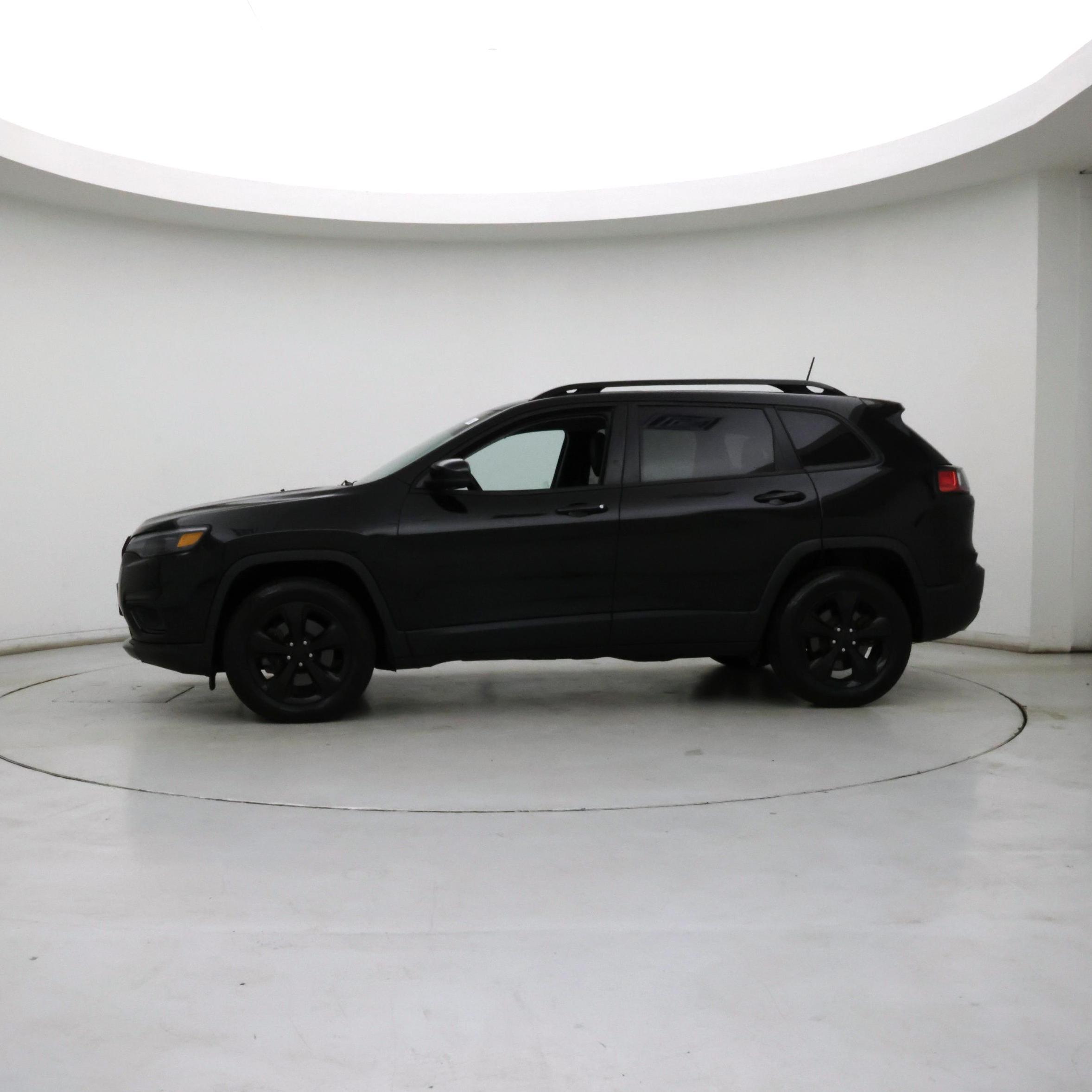 Thumbnail: 2020 Jeep Cherokee - 3