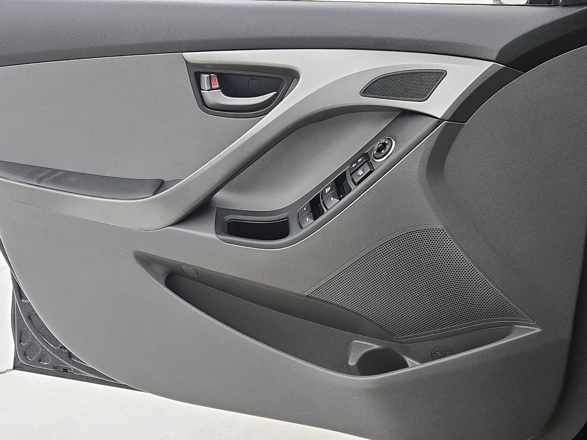 Thumbnail: 2014 Hyundai Elantra - 12