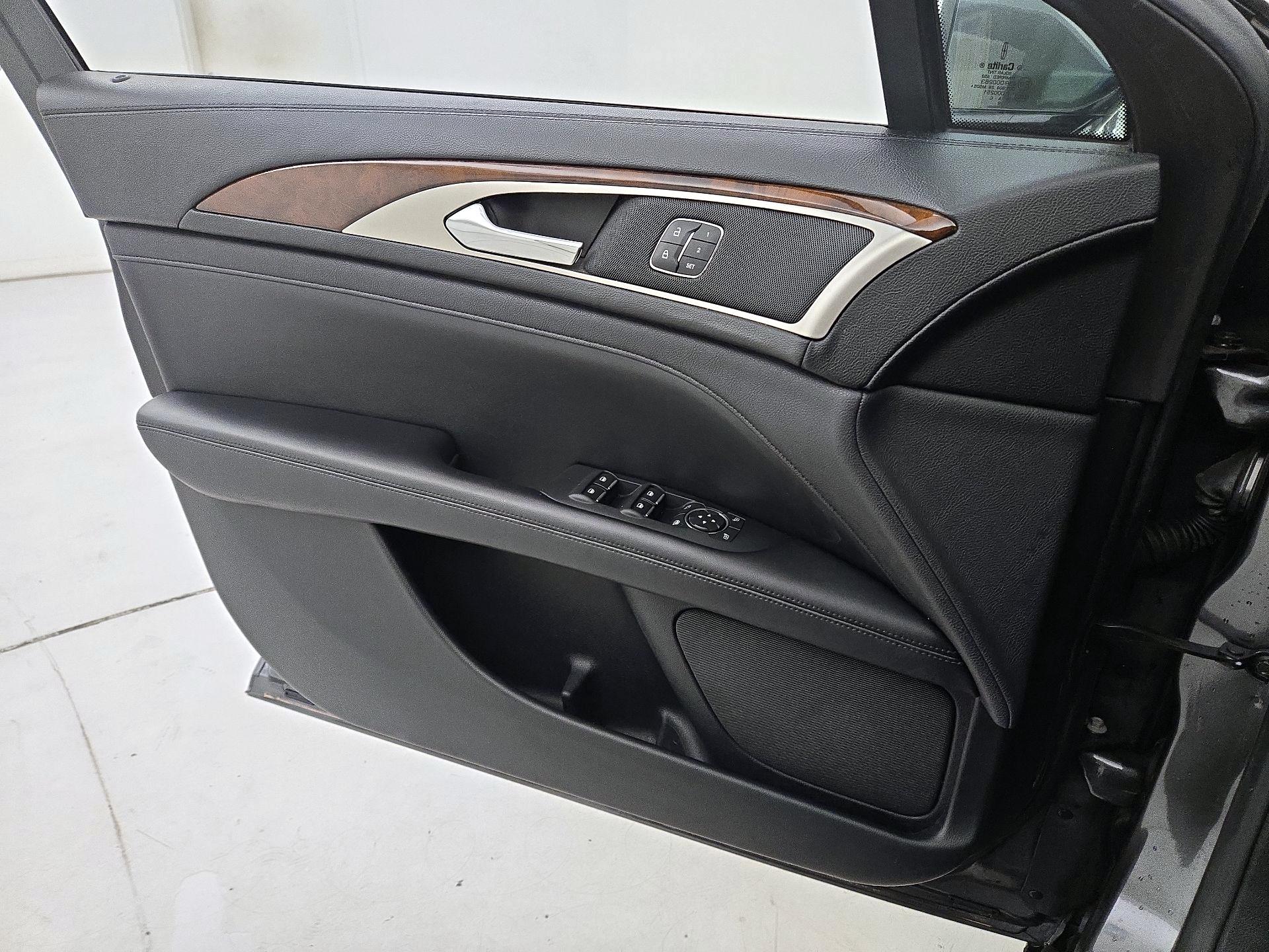 Thumbnail: 2019 Lincoln MKZ - 12