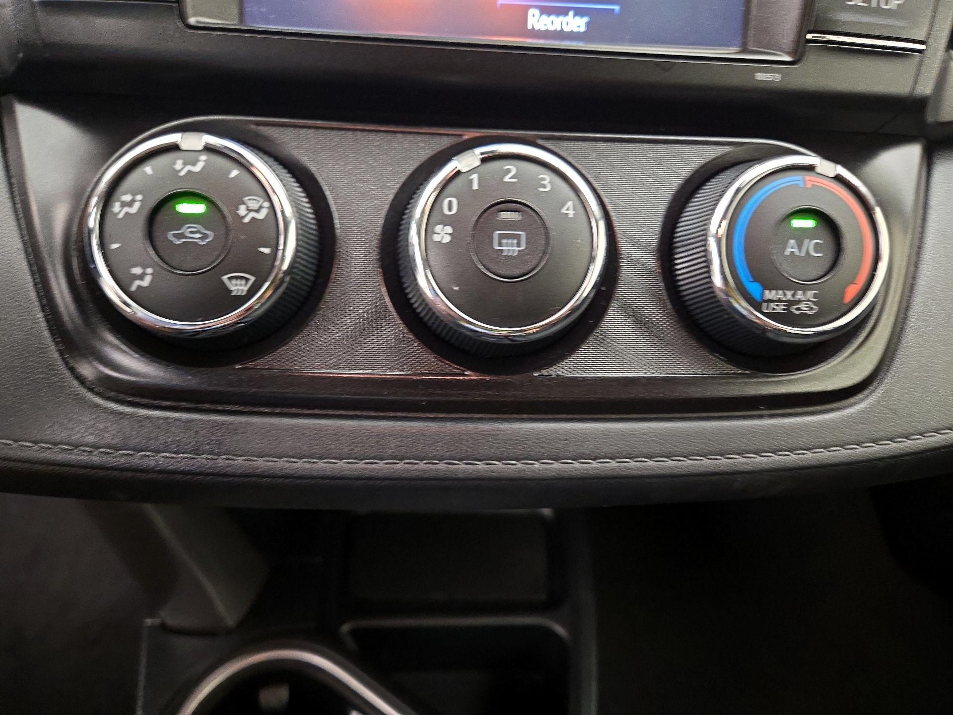 Thumbnail: 2018 Toyota RAV4 - 15