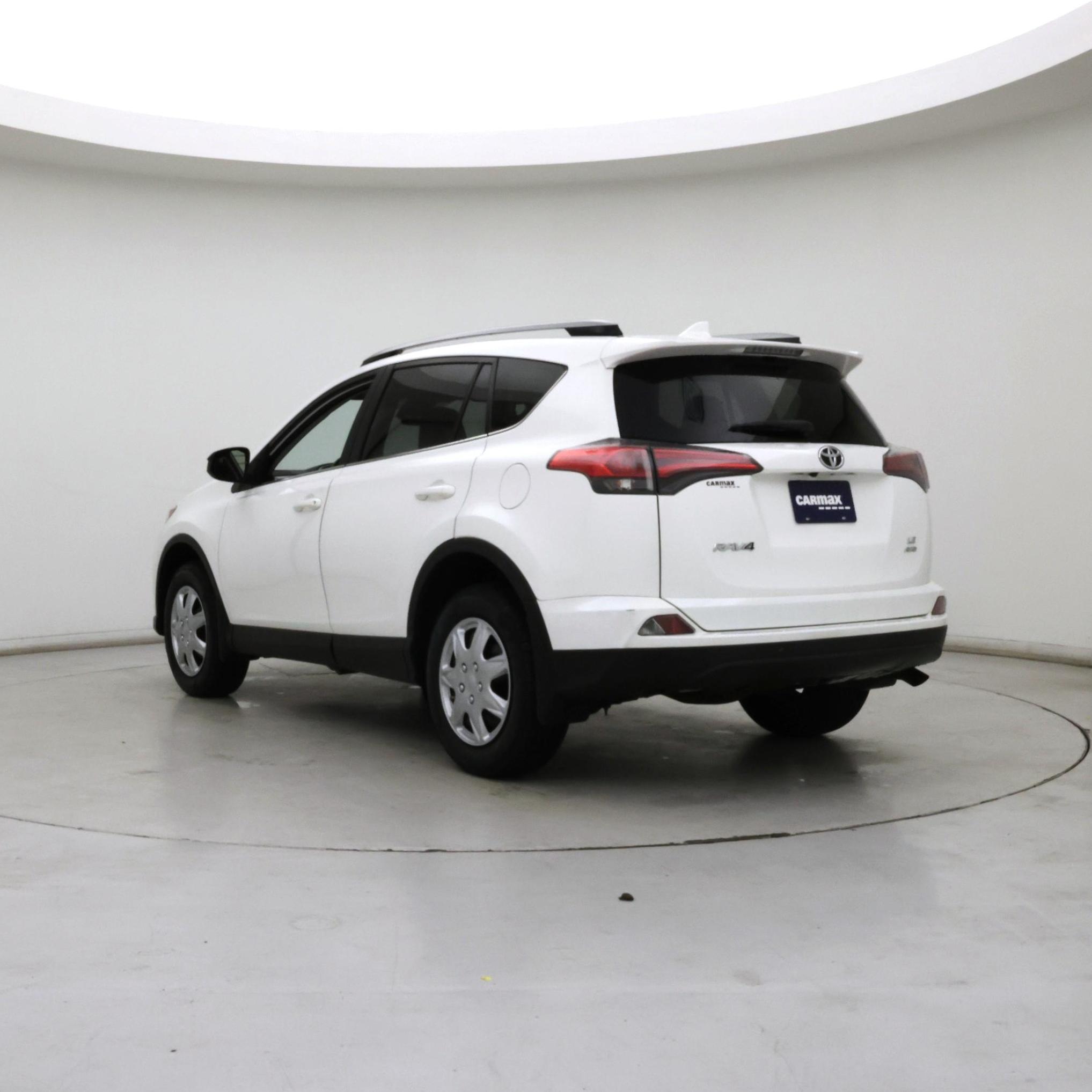 Thumbnail: 2018 Toyota RAV4 - 2