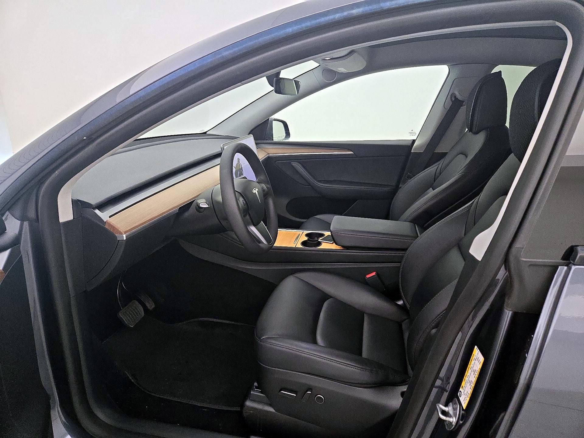 Thumbnail: 2023 Tesla Model Y - 11