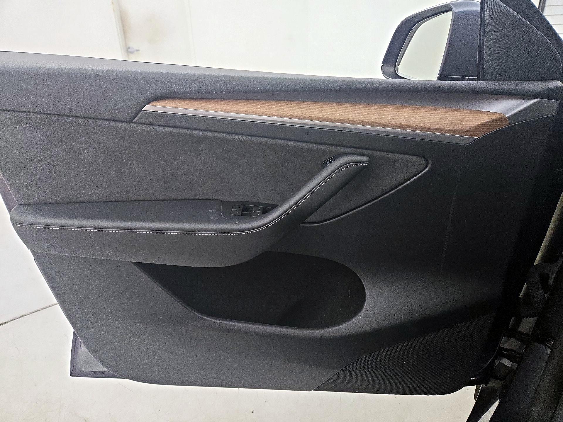 Thumbnail: 2023 Tesla Model Y - 12