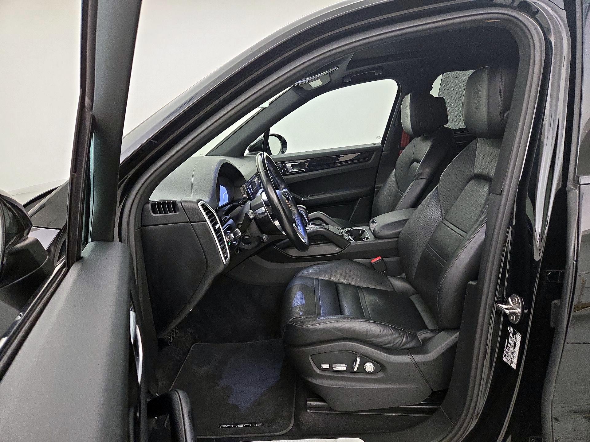 Thumbnail: 2019 Porsche Cayenne - 11