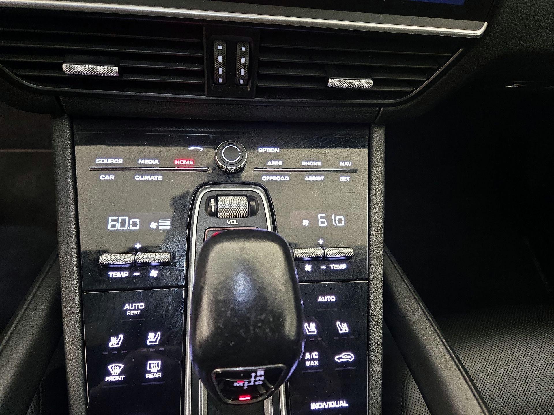 Thumbnail: 2019 Porsche Cayenne - 15