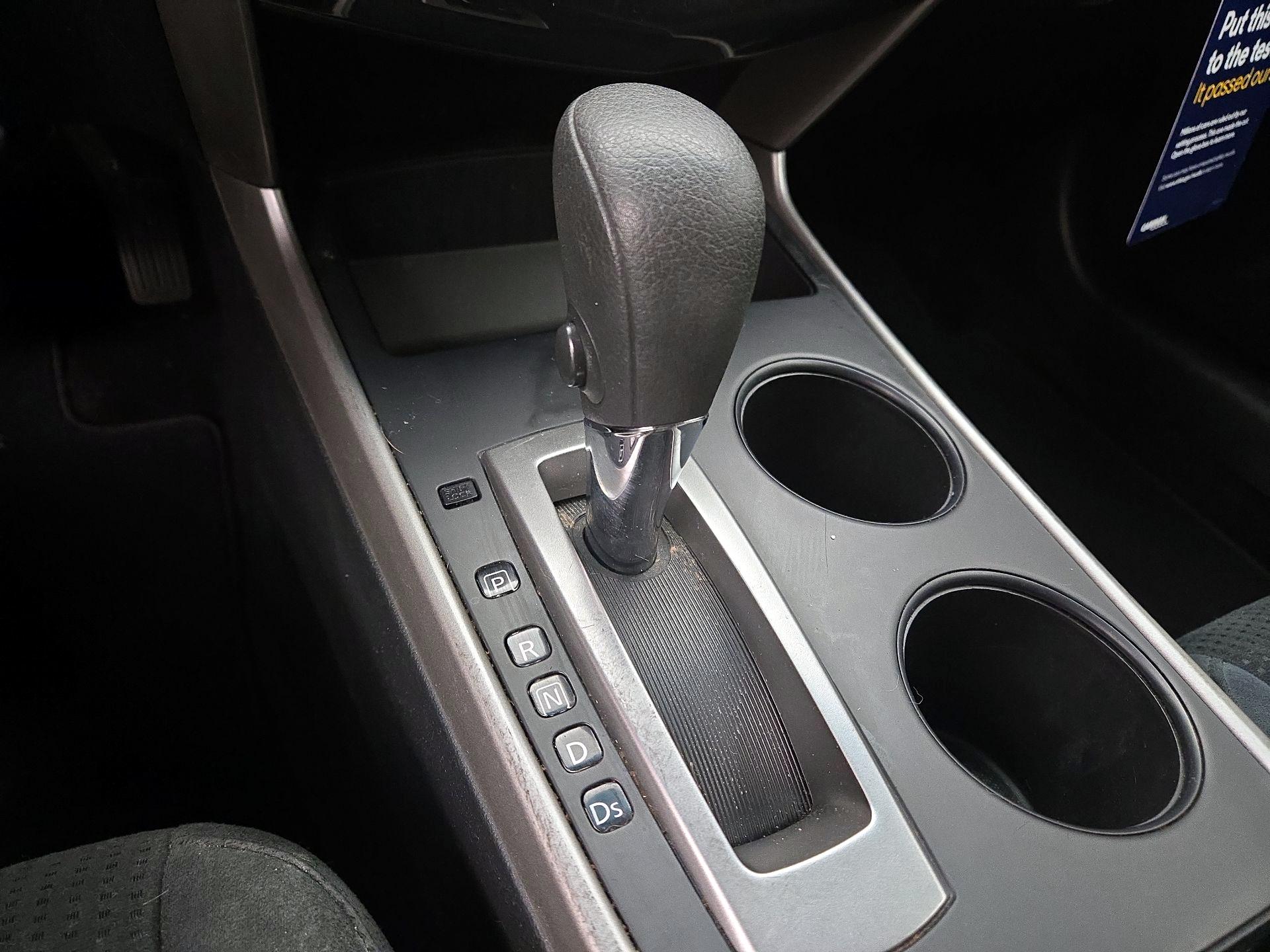 Thumbnail: 2015 Nissan Altima - 16