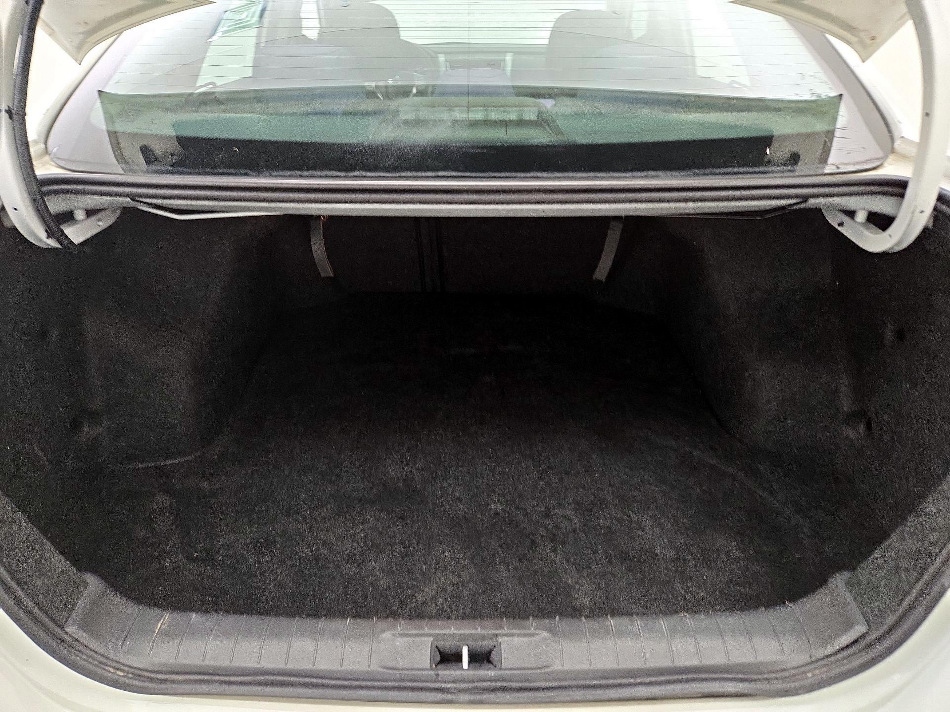 Thumbnail: 2015 Nissan Altima - 18