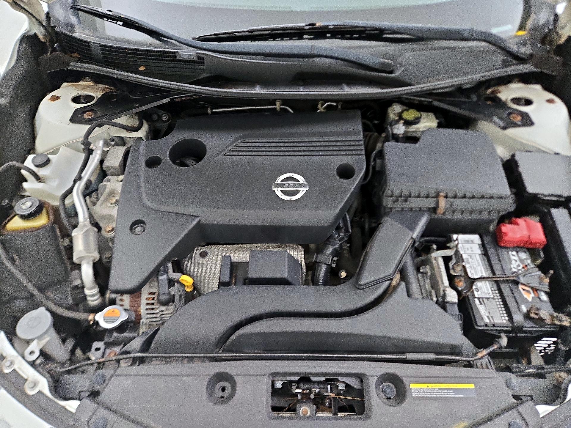 Thumbnail: 2015 Nissan Altima - 19