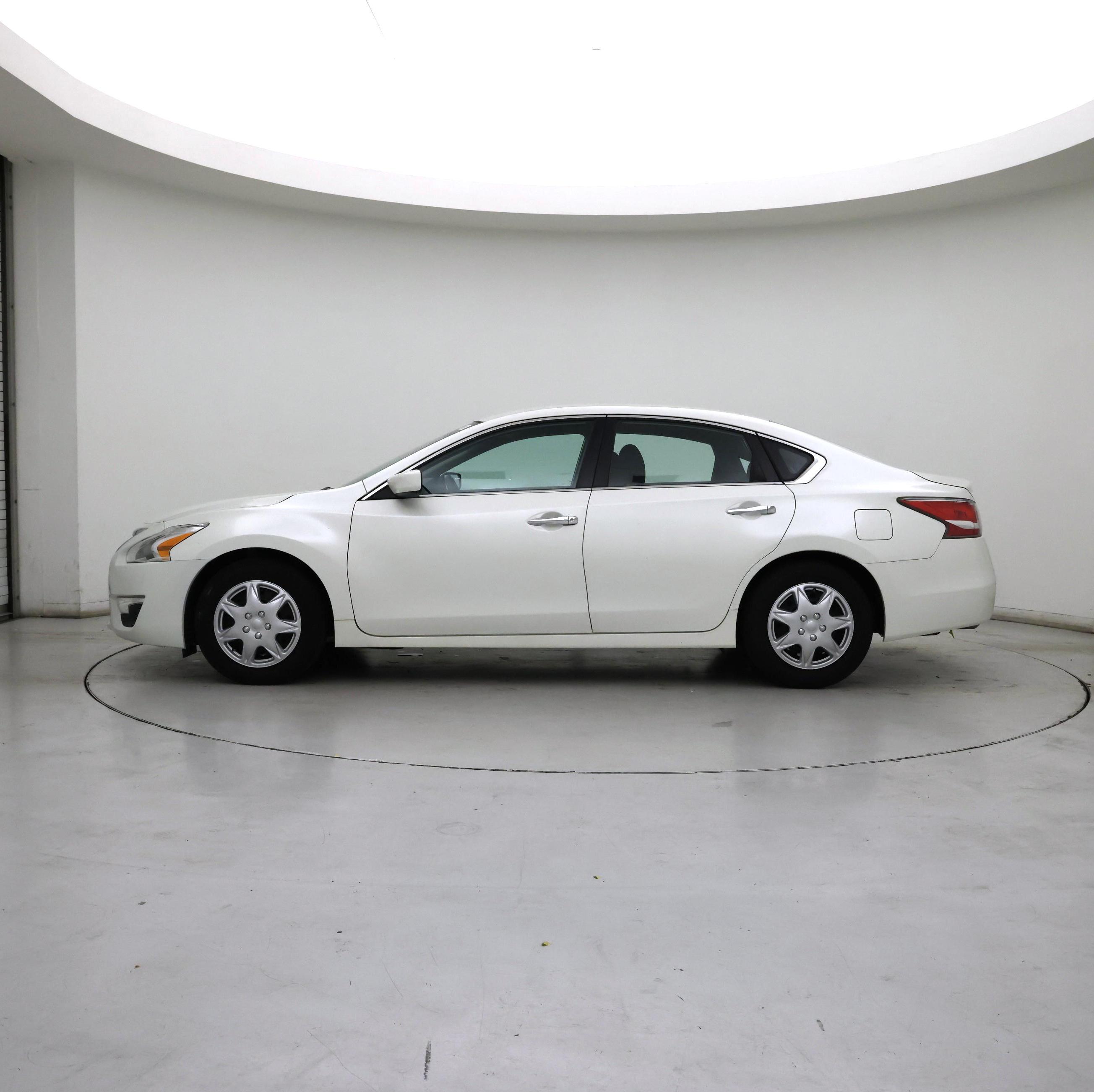 Thumbnail: 2015 Nissan Altima - 3