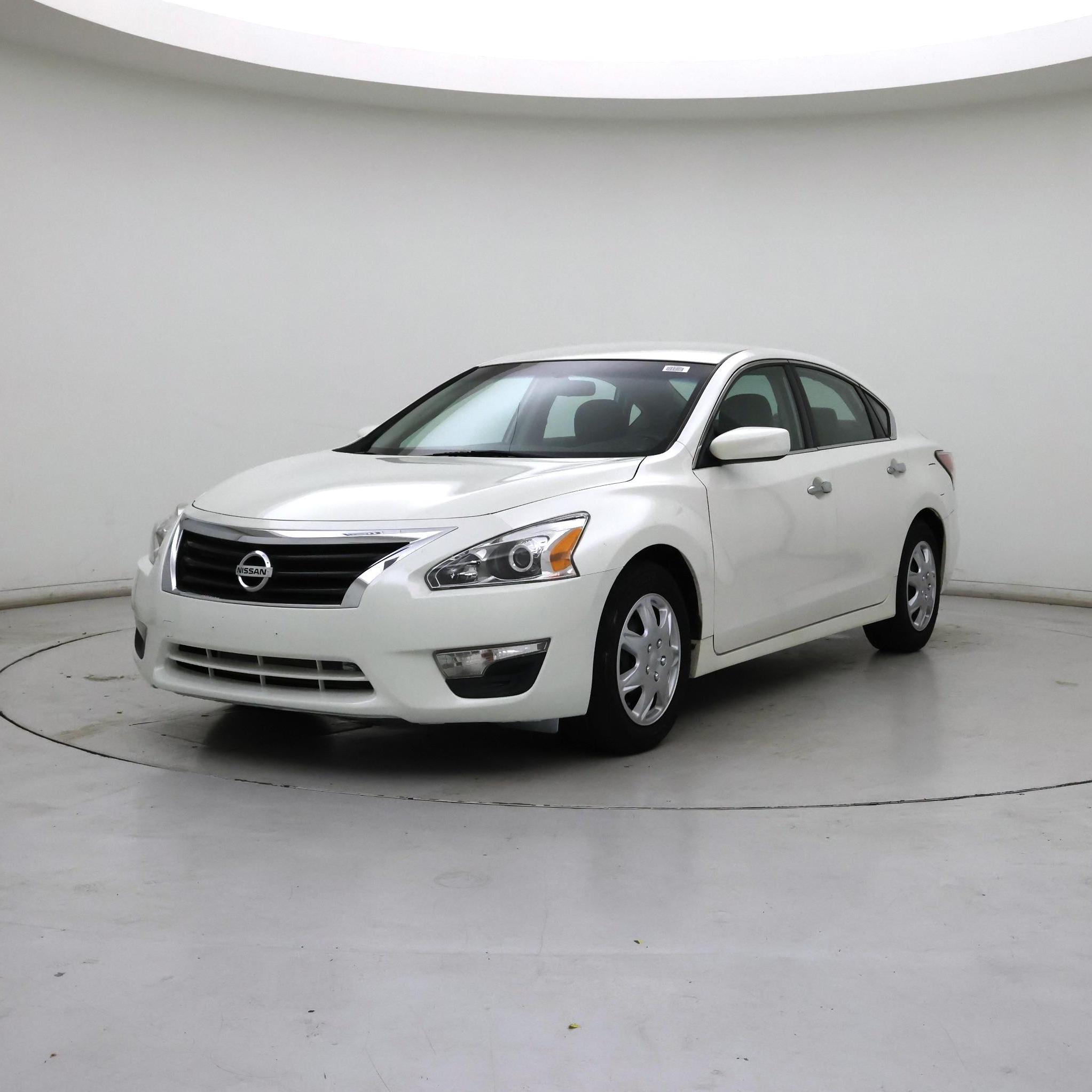 Thumbnail: 2015 Nissan Altima - 4