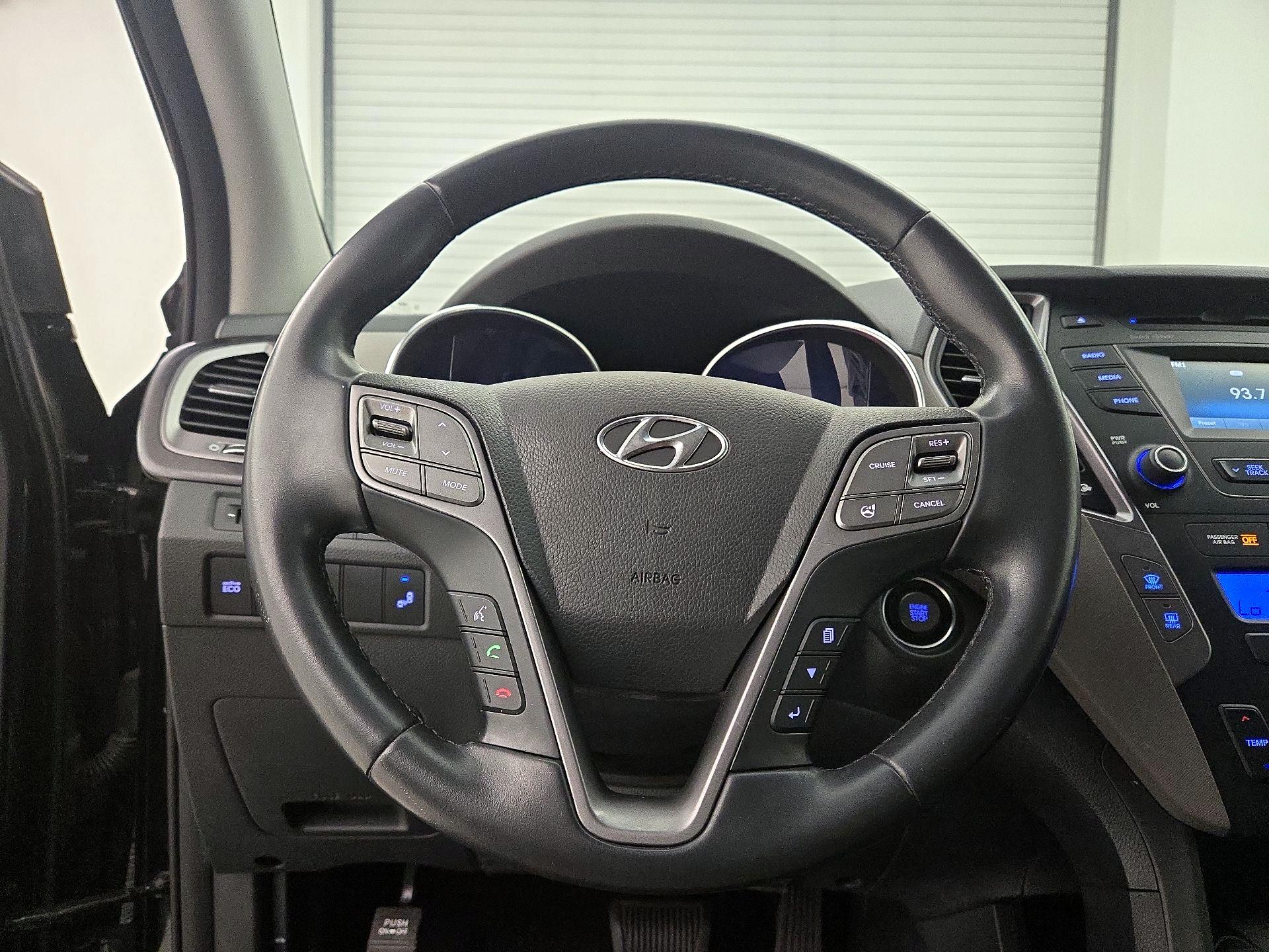 Thumbnail: 2015 Hyundai Santa Fe - 10
