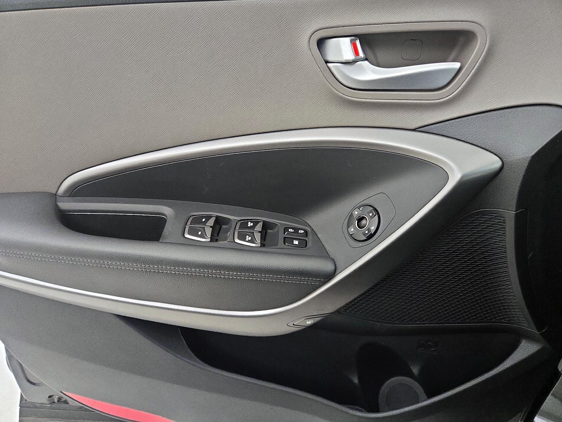Thumbnail: 2015 Hyundai Santa Fe - 12