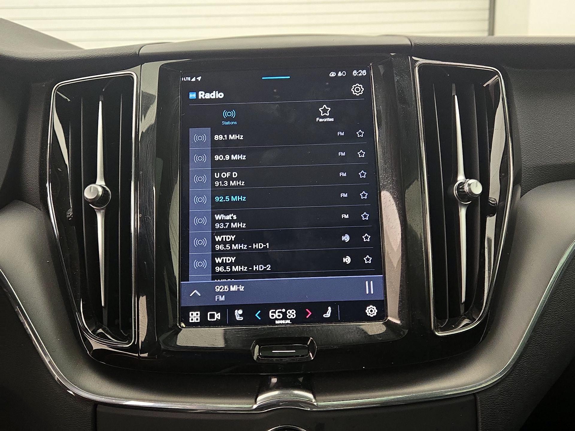 Thumbnail: 2024 Volvo XC60 - 14