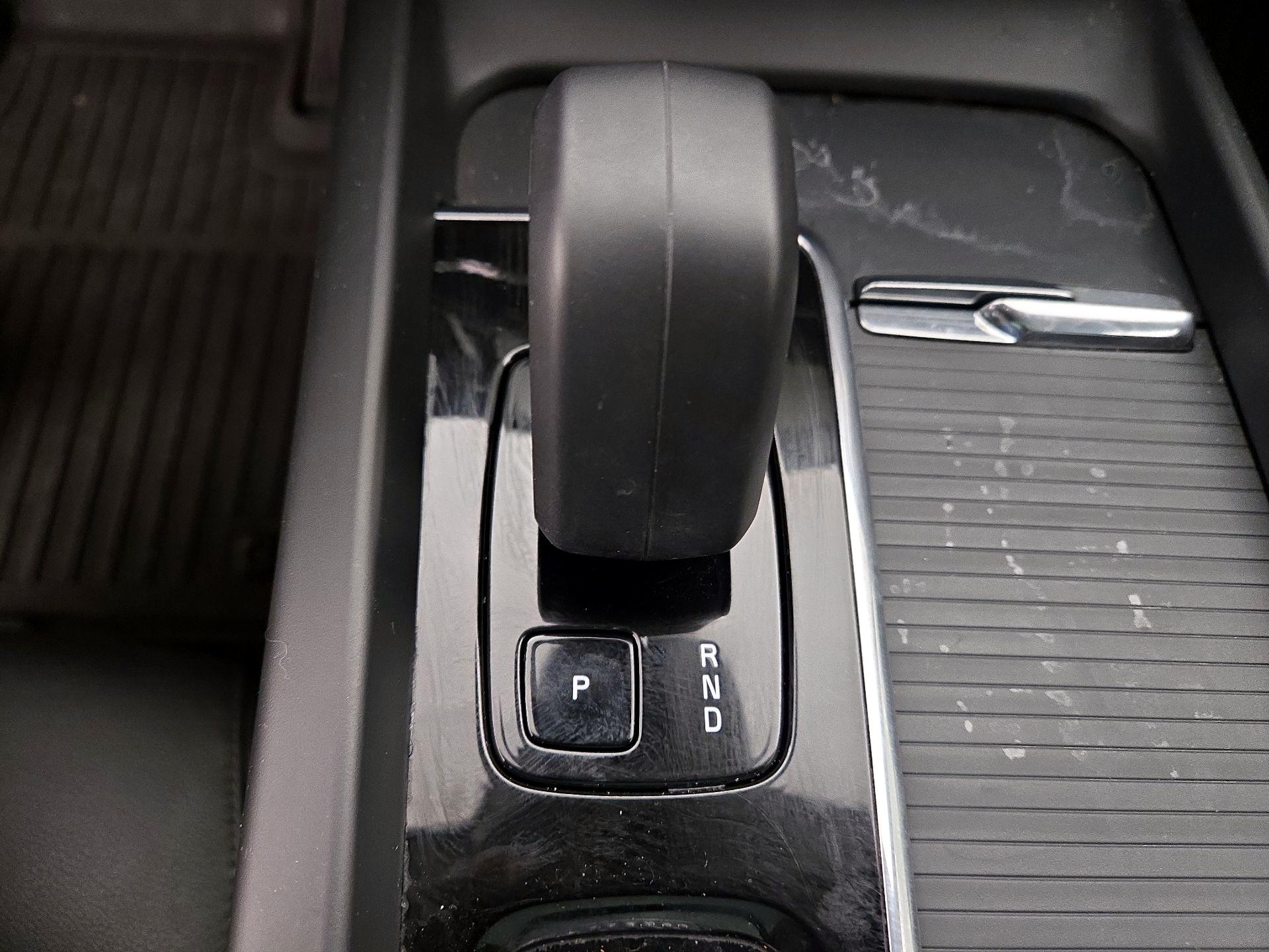 Thumbnail: 2024 Volvo XC60 - 16