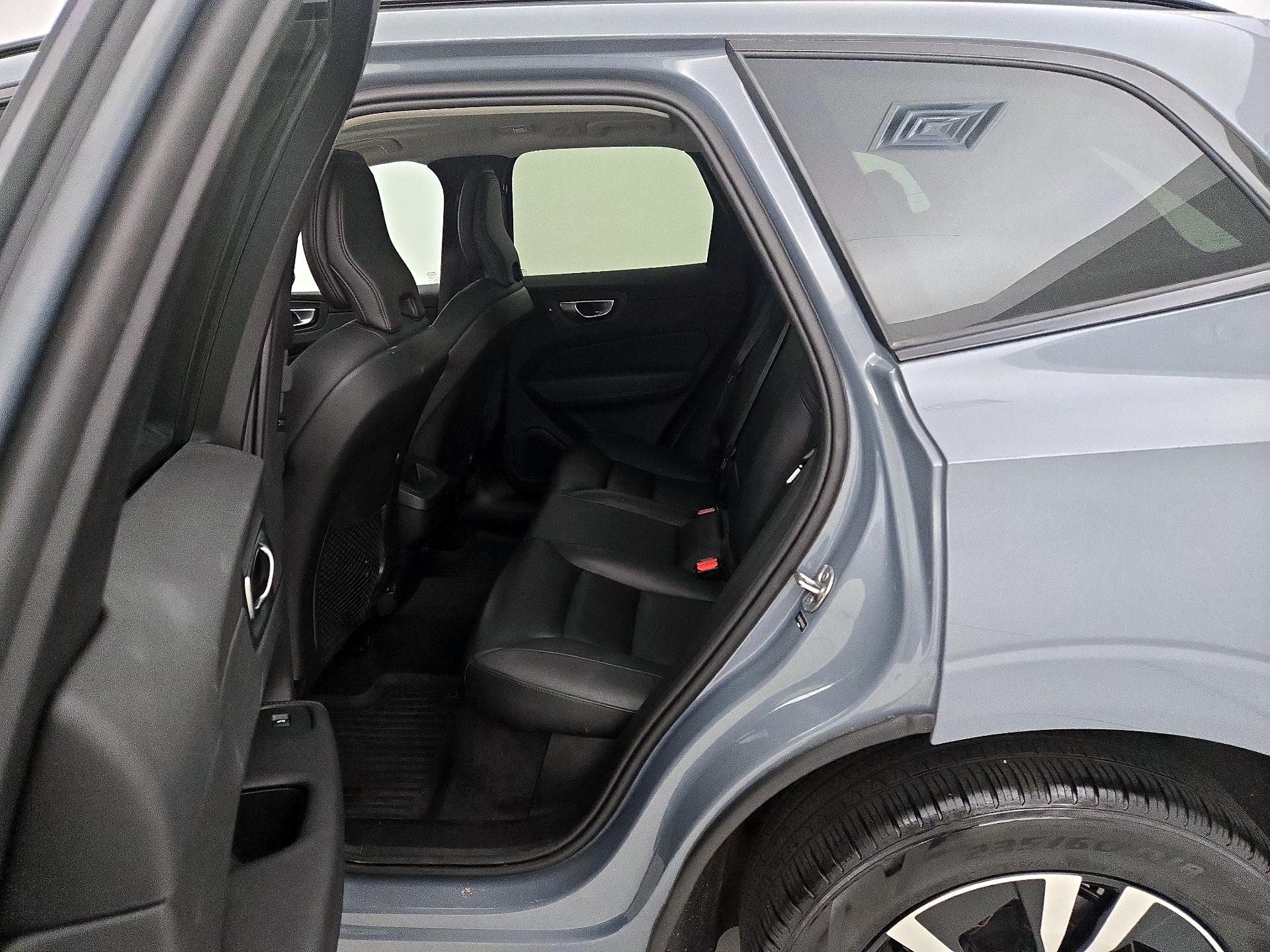 Thumbnail: 2024 Volvo XC60 - 17