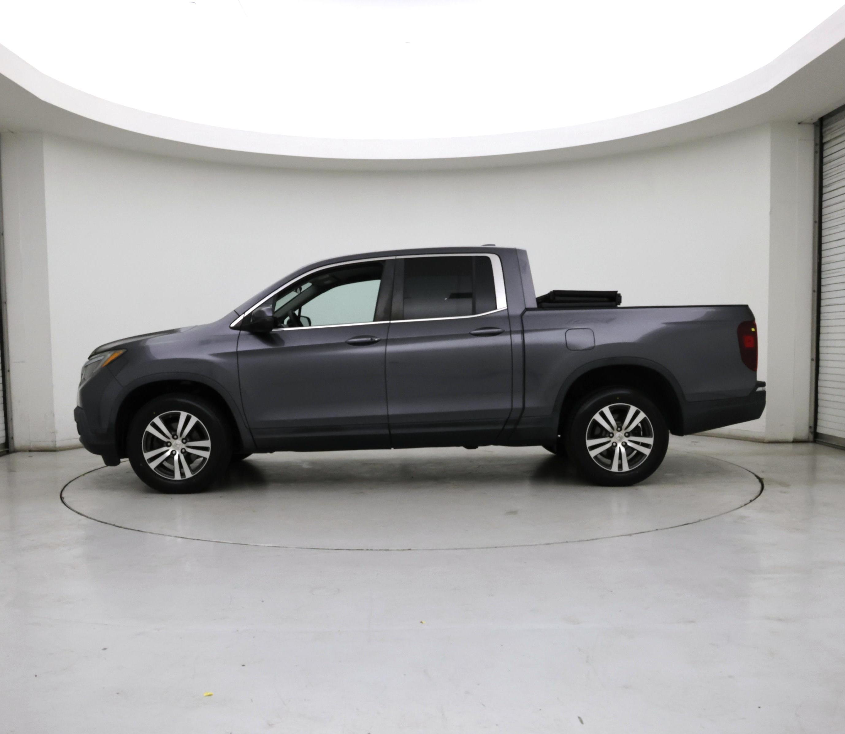 Thumbnail: 2017 Honda Ridgeline - 3