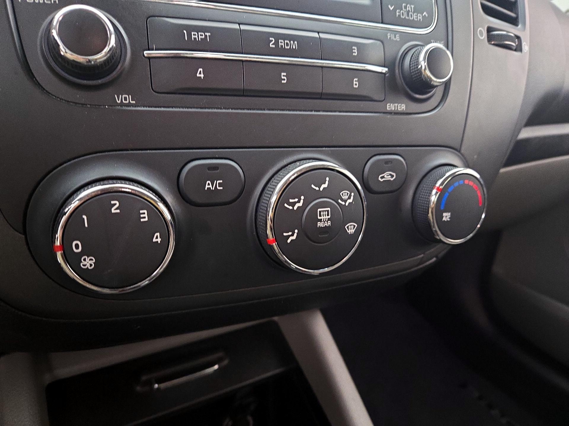 Thumbnail: 2015 Kia Forte - 15