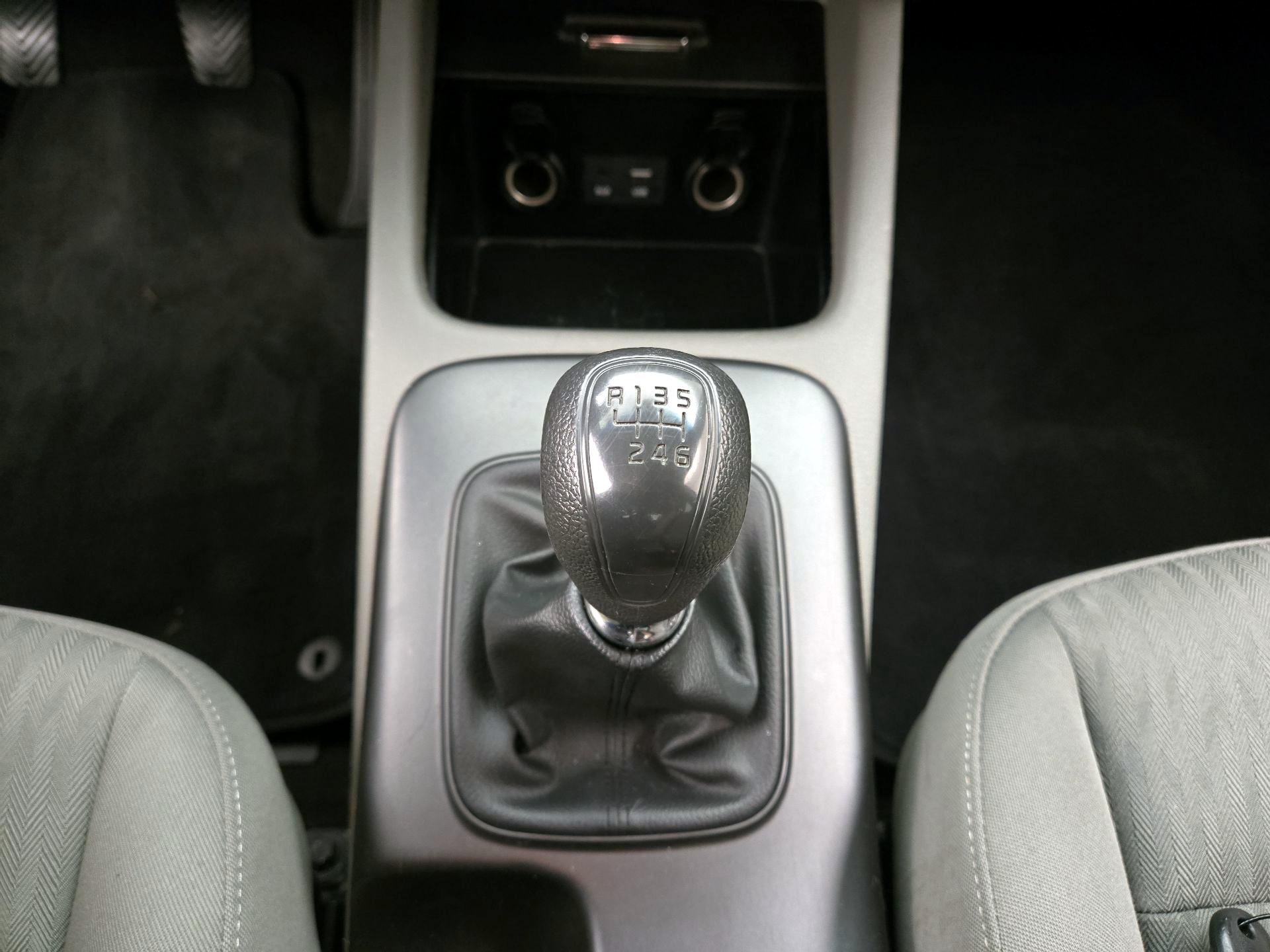 Thumbnail: 2015 Kia Forte - 16