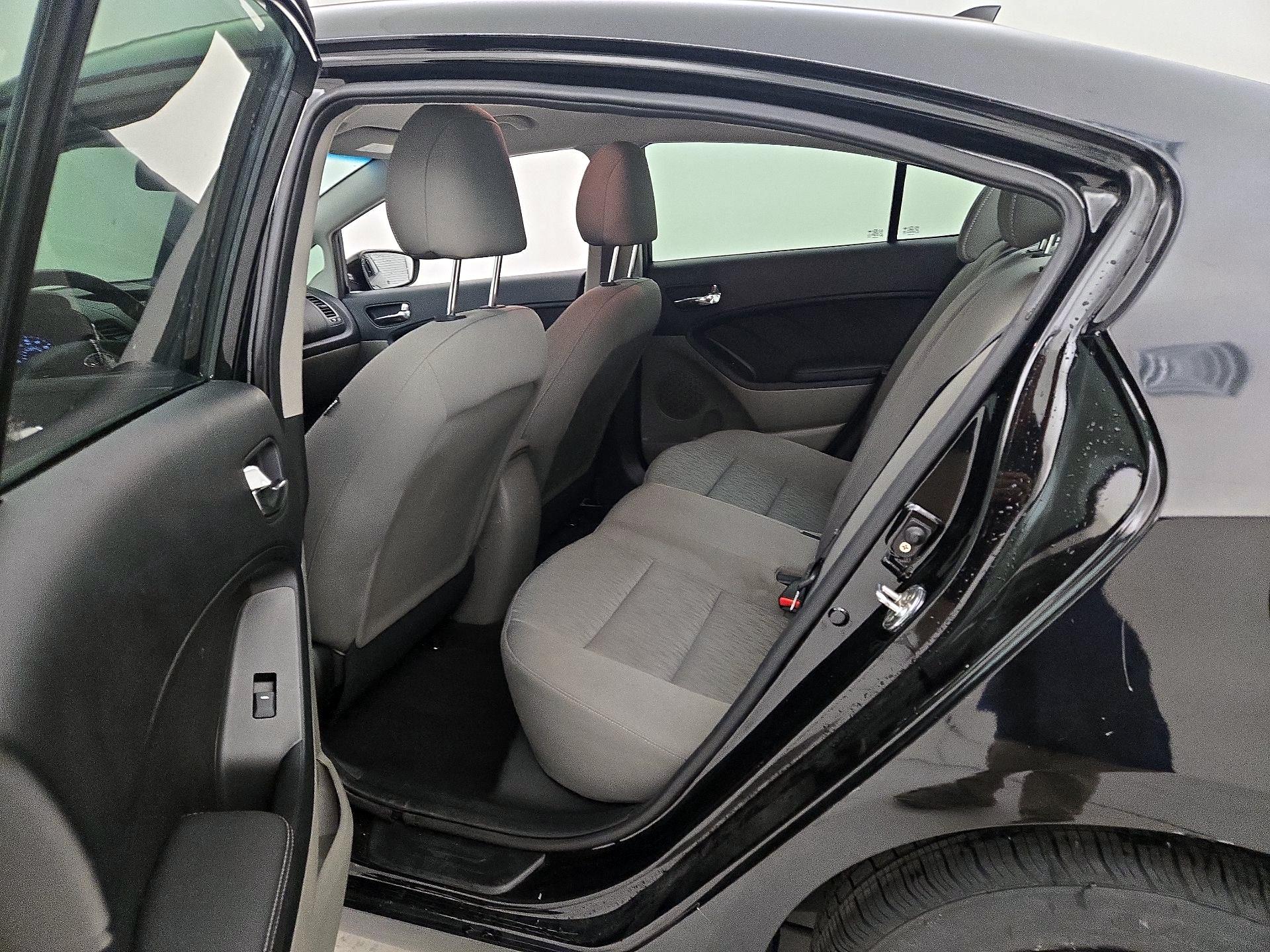 Thumbnail: 2015 Kia Forte - 18