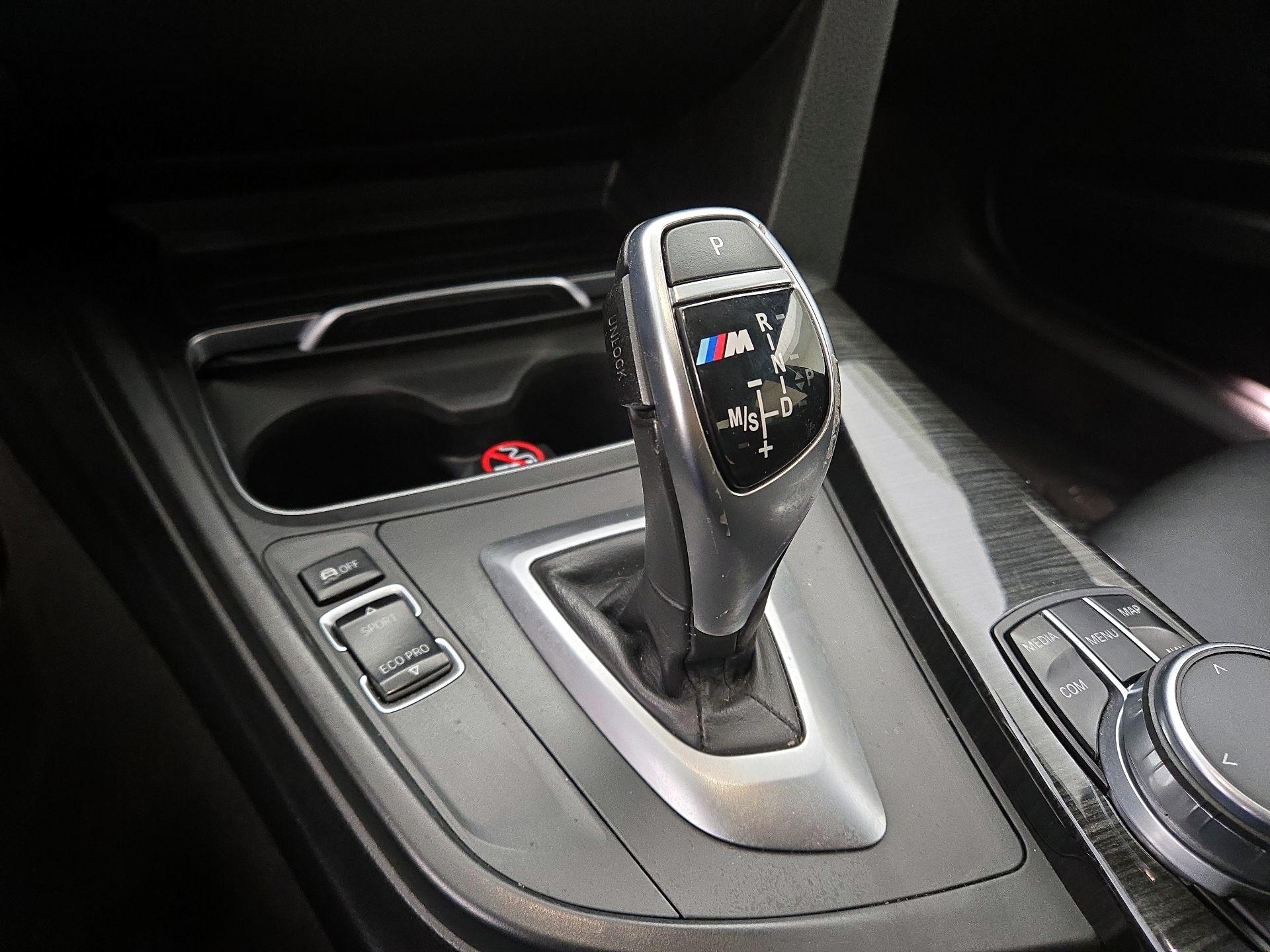Thumbnail: 2018 BMW 3 Series - 17