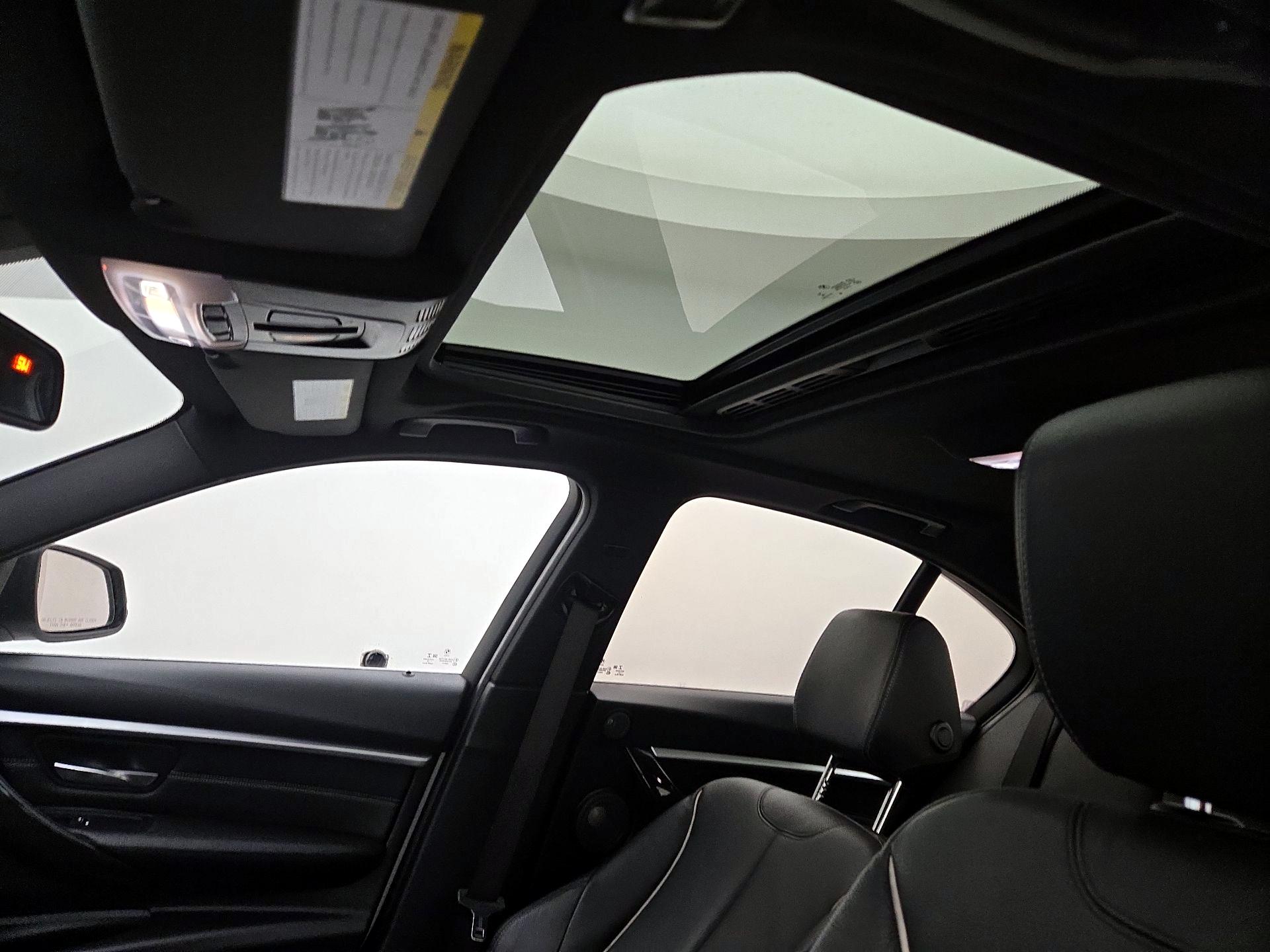 Thumbnail: 2018 BMW 3 Series - 18