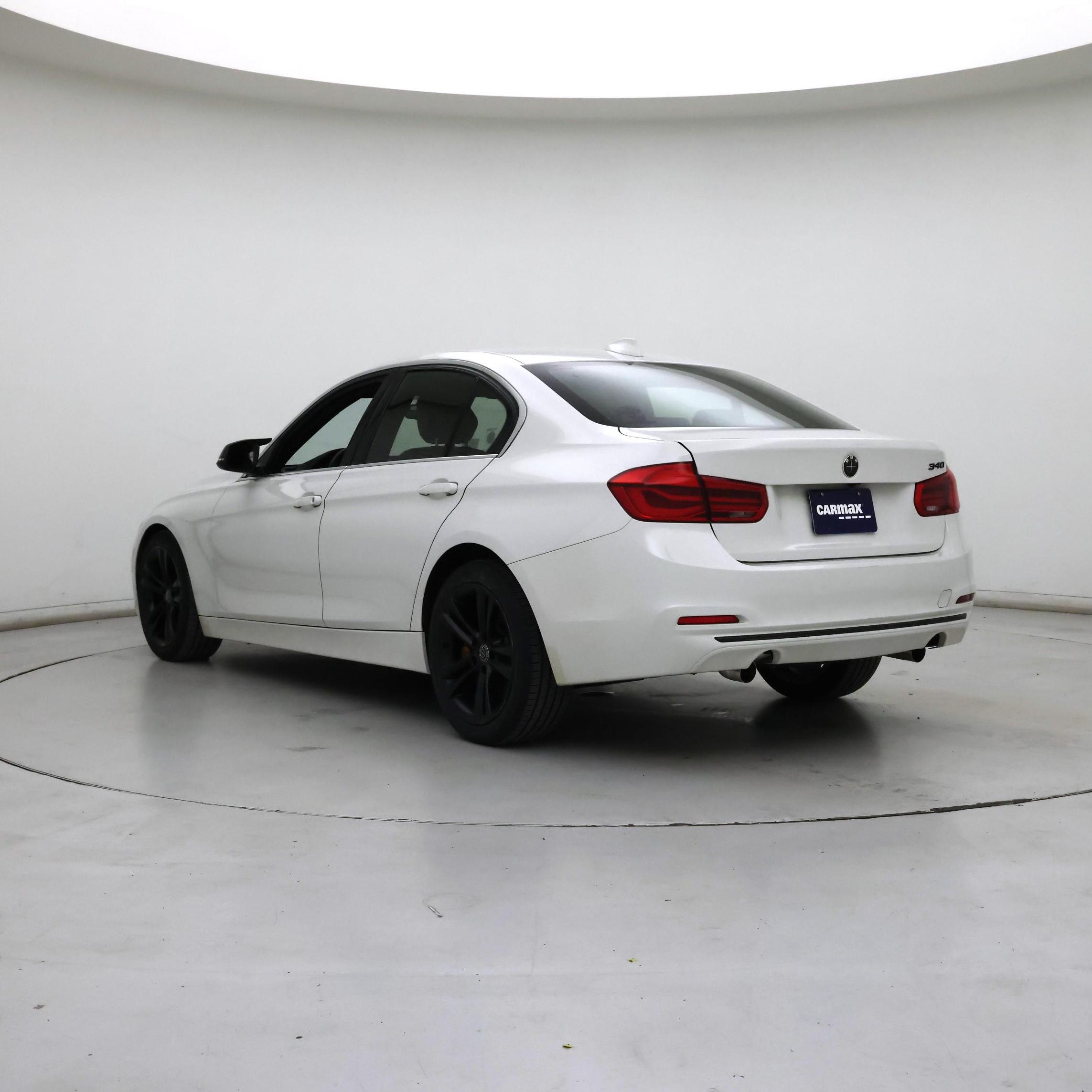 Thumbnail: 2018 BMW 3 Series - 2