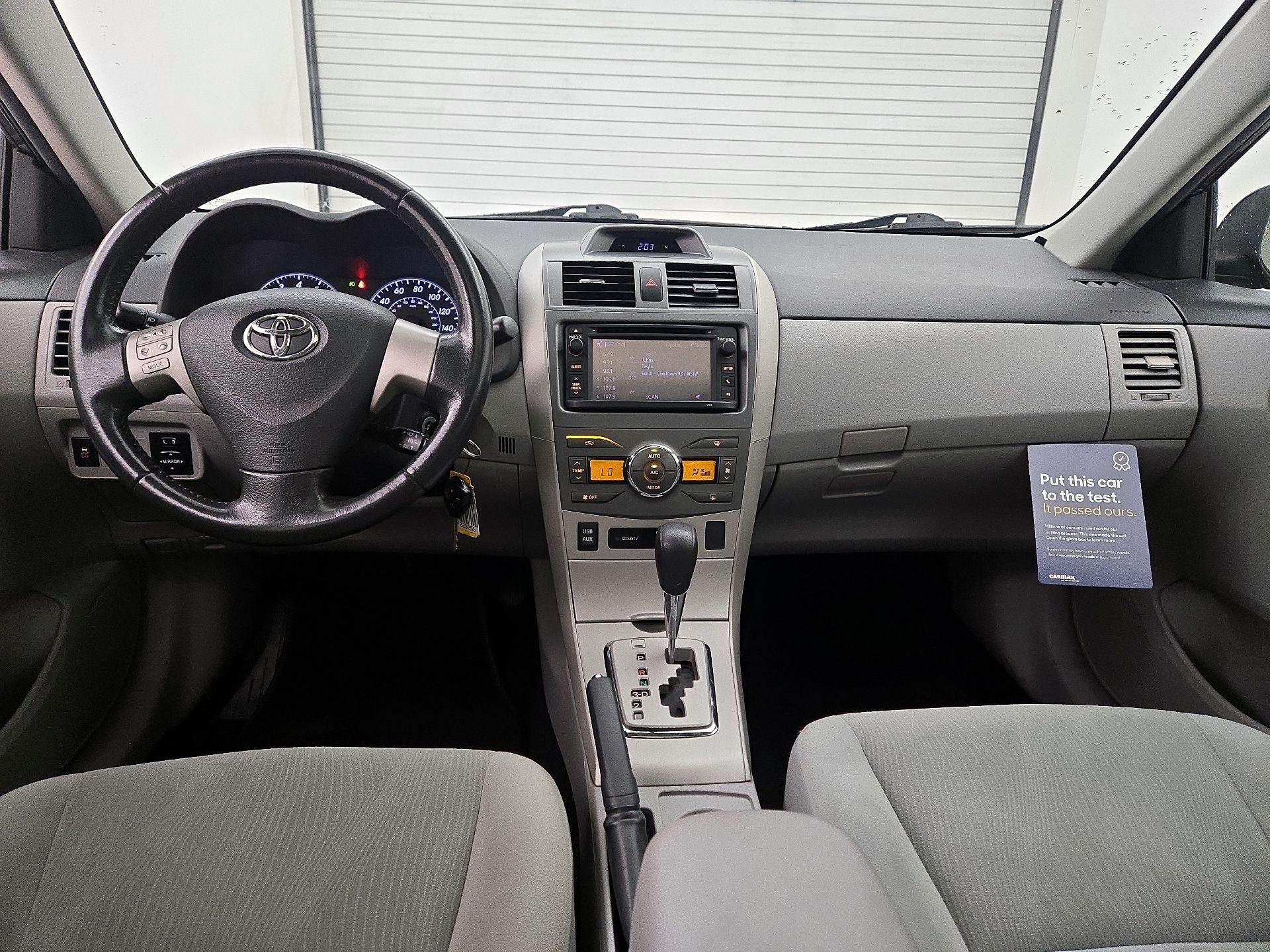 Thumbnail: 2013 Toyota Corolla - 9