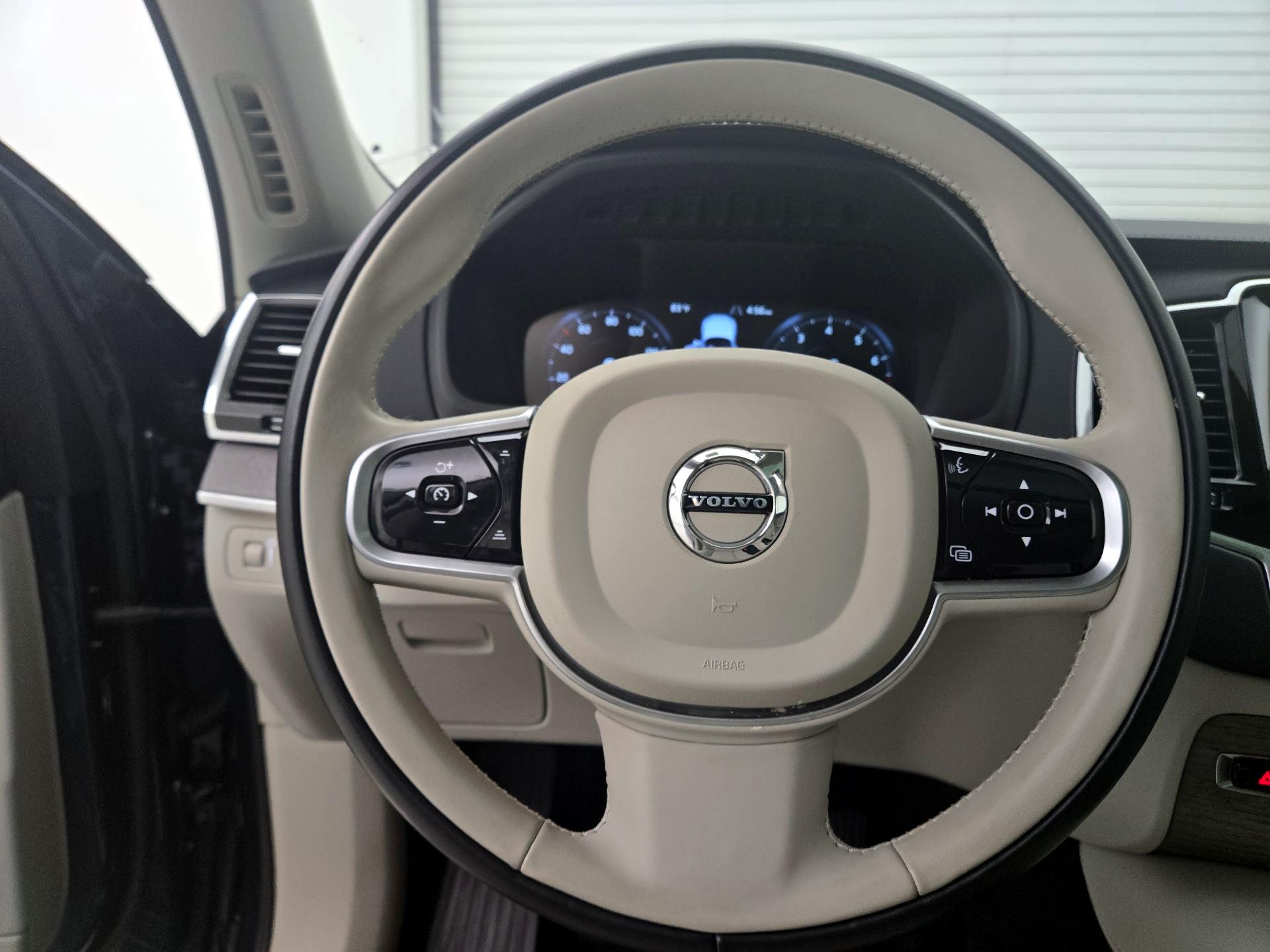 Thumbnail: 2022 Volvo XC90 - 10