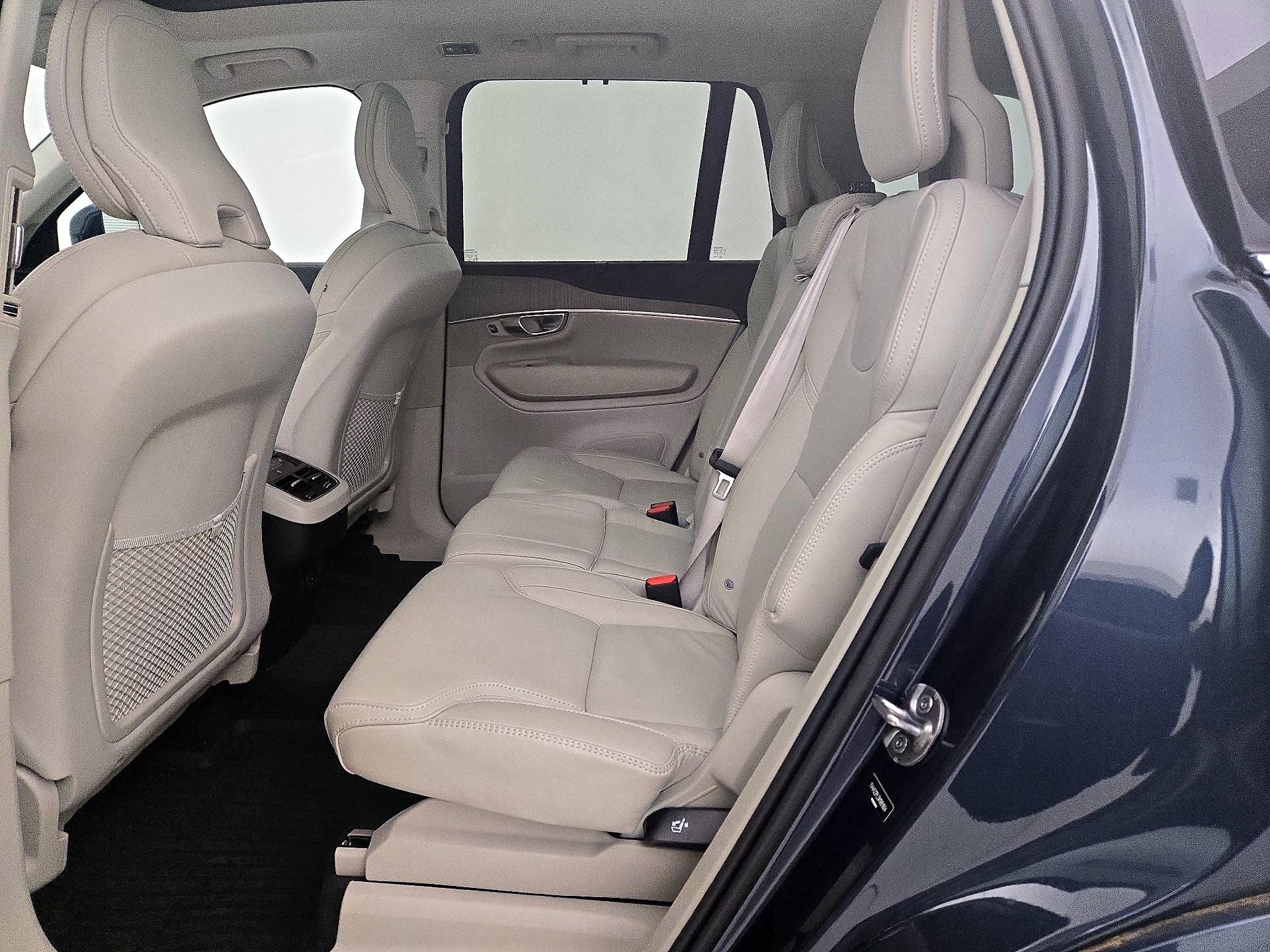 Thumbnail: 2022 Volvo XC90 - 20