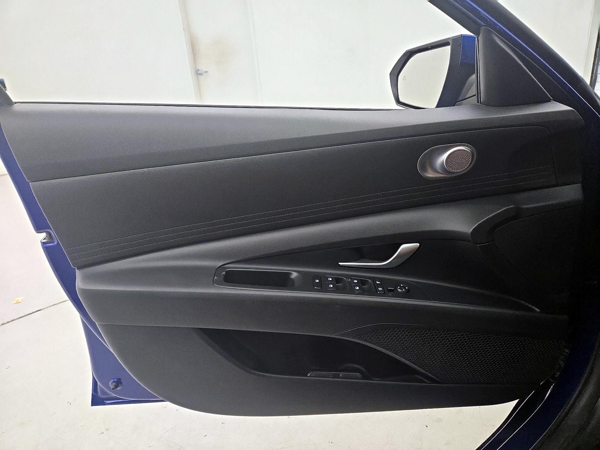 Thumbnail: 2023 Hyundai Elantra - 12