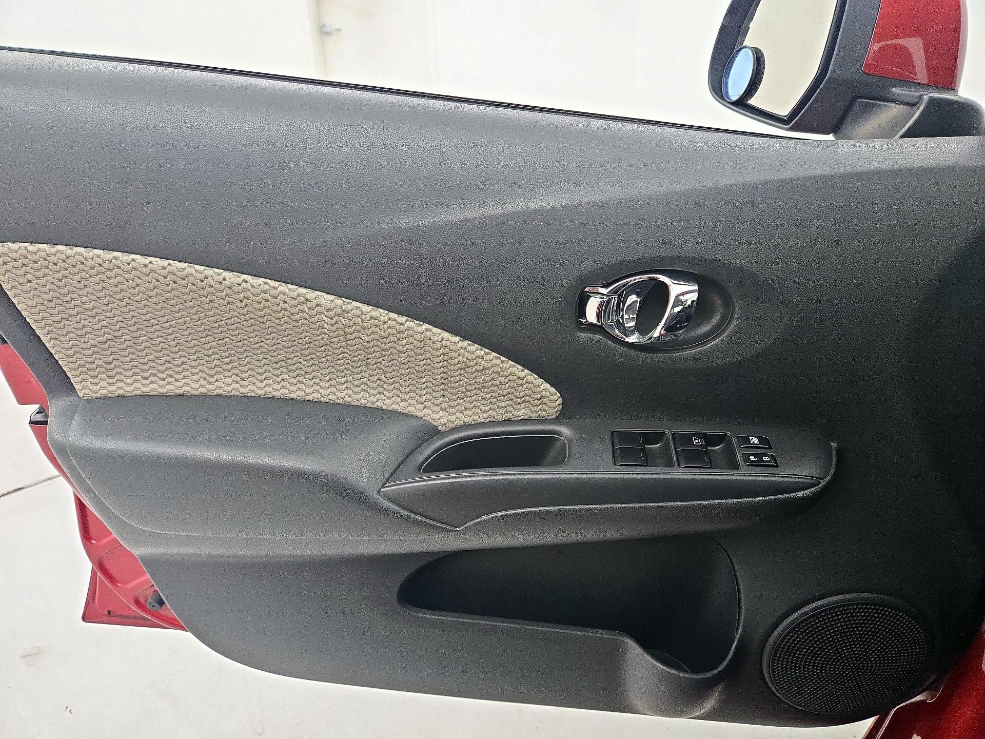 Thumbnail: 2014 Nissan Versa Note - 12
