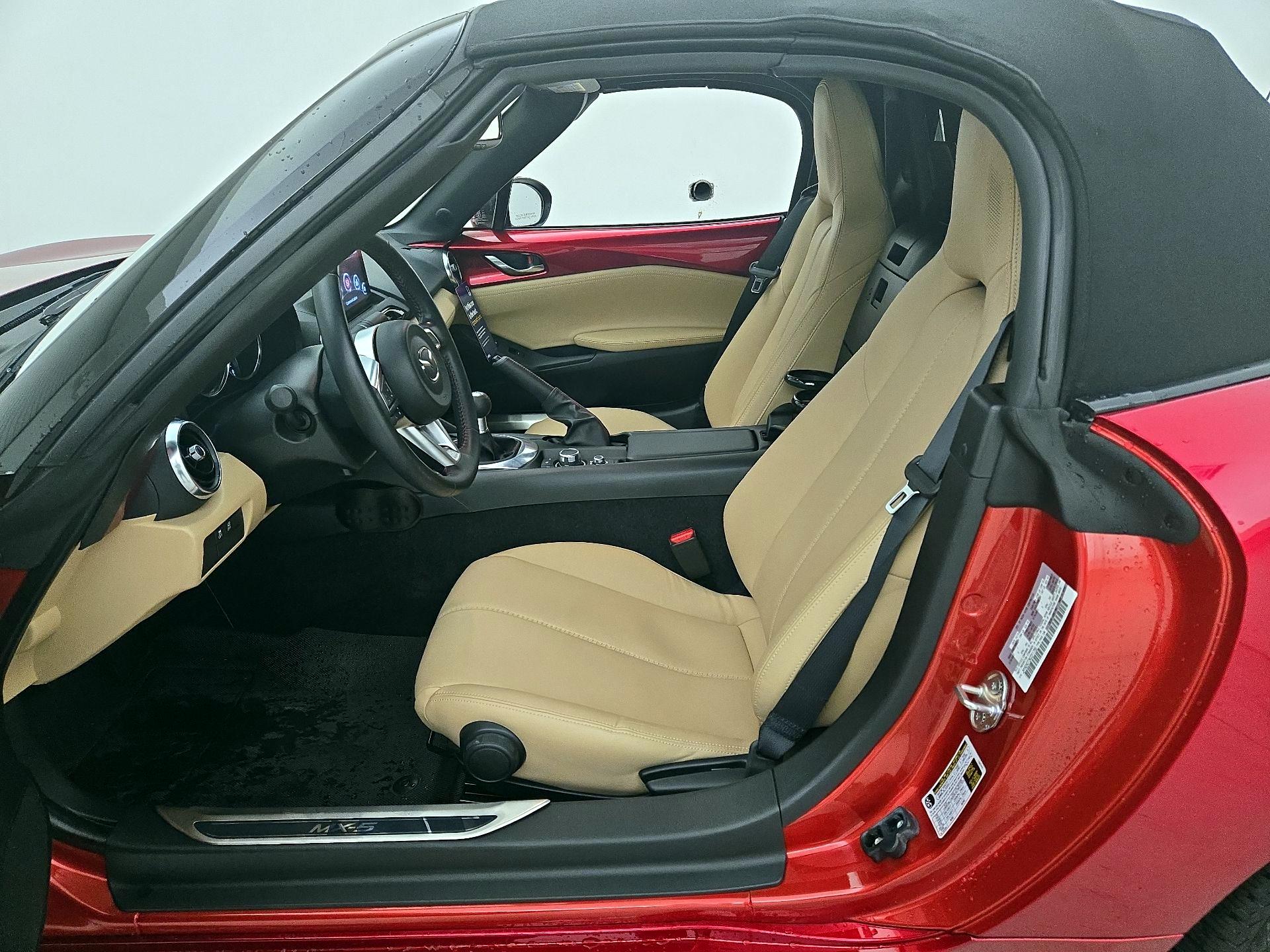 Thumbnail: 2019 Mazda MX-5 Miata - 11
