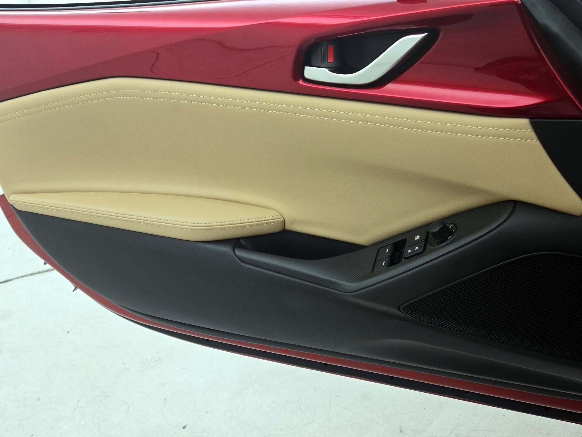 Thumbnail: 2019 Mazda MX-5 Miata - 12