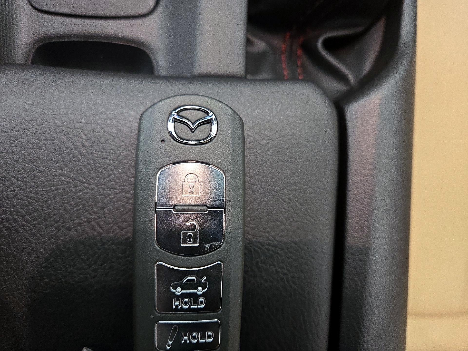 Thumbnail: 2019 Mazda MX-5 Miata - 18