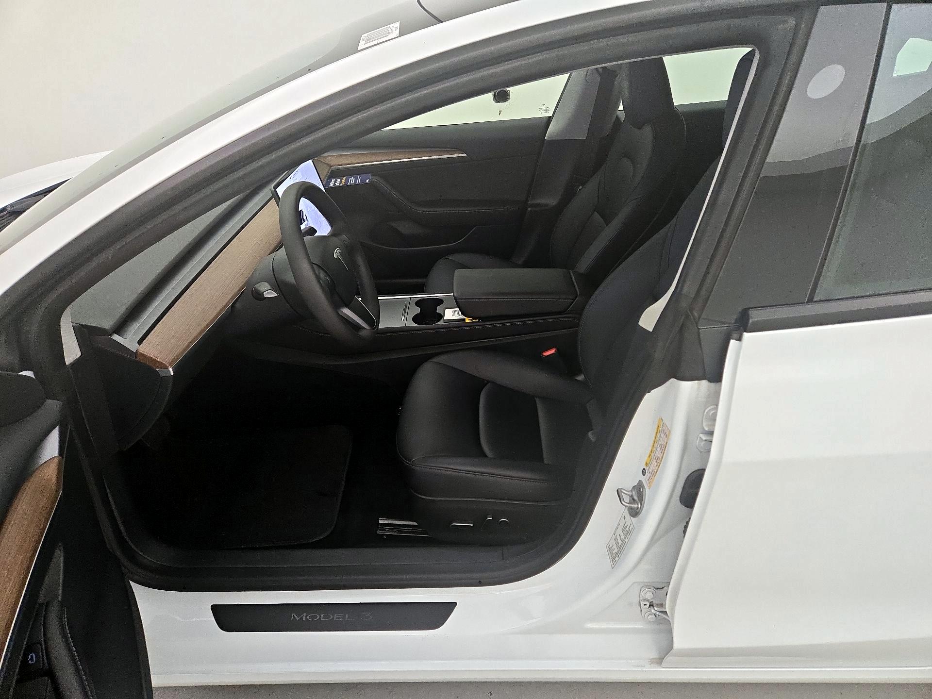 Thumbnail: 2023 Tesla Model 3 - 11